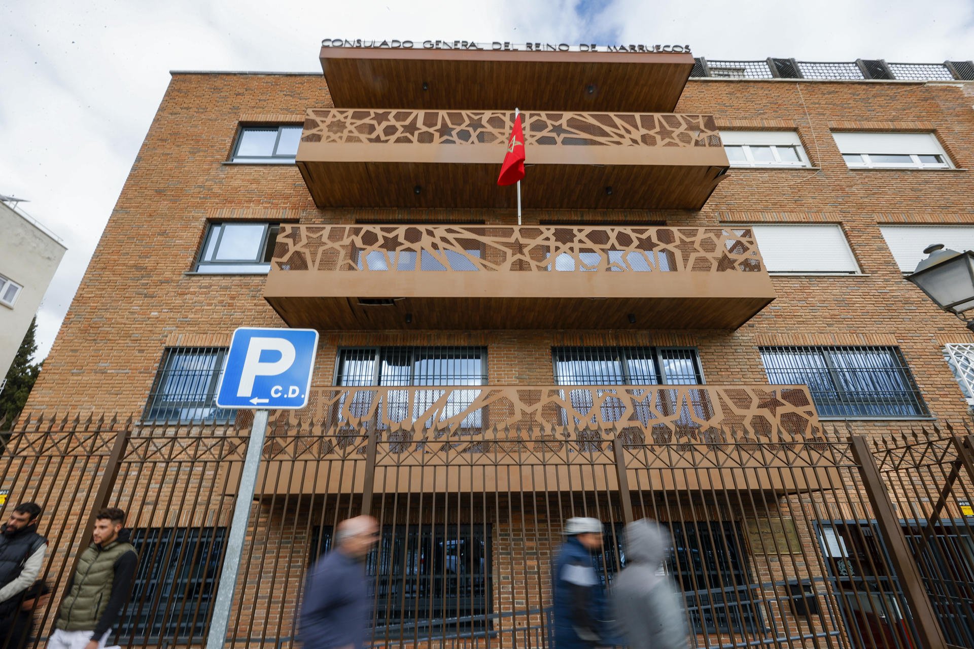 Un marroquí se inmola en la puerta de su embajada en Madrid tiene