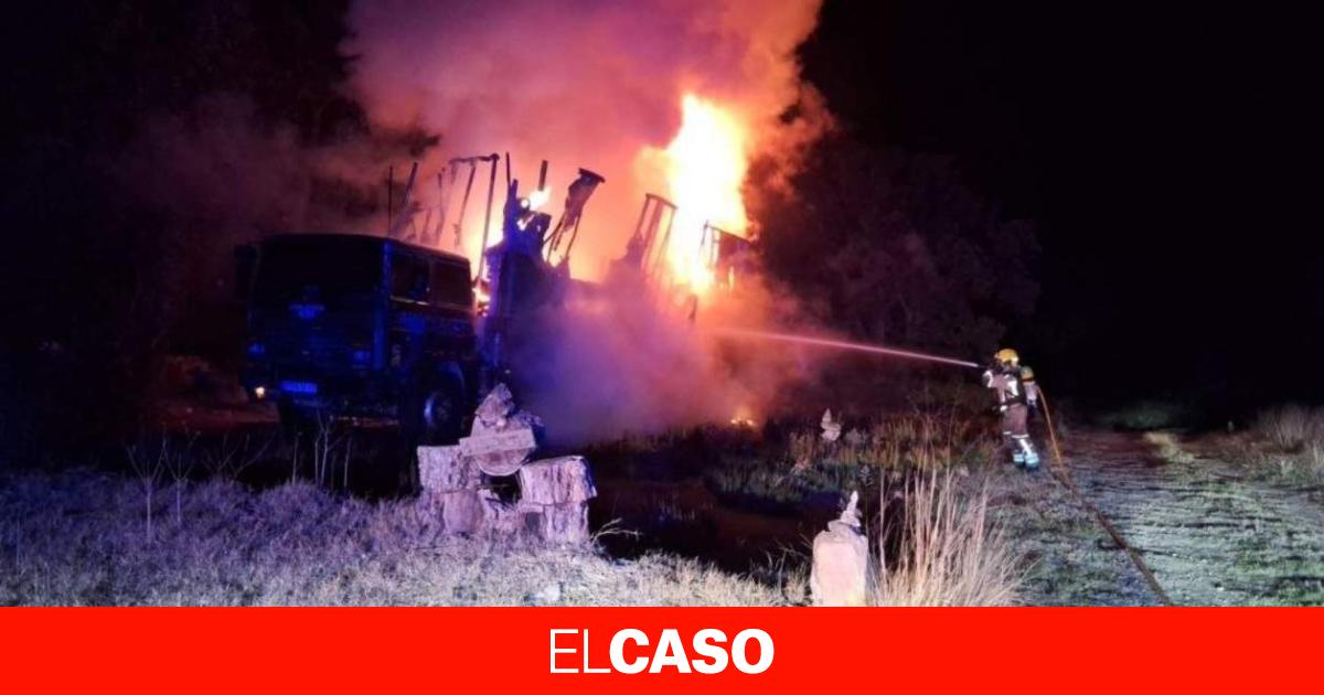 Herido Grave En El Incendio De Un Cami N Que Ha Quedado Completamente