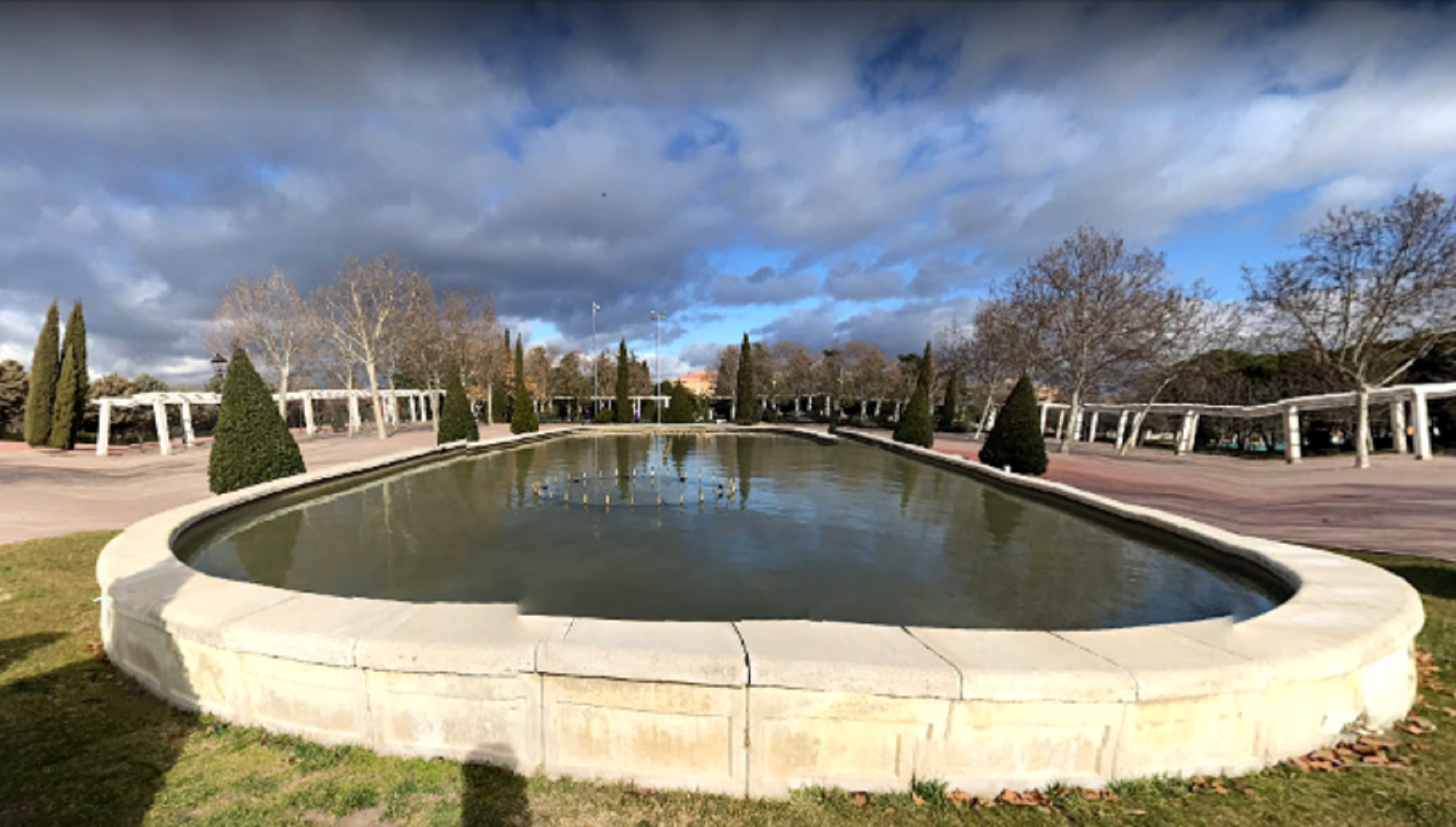 Font ornamental Mostoles / Google Street View Font ornamental Mostoles / Google Street View