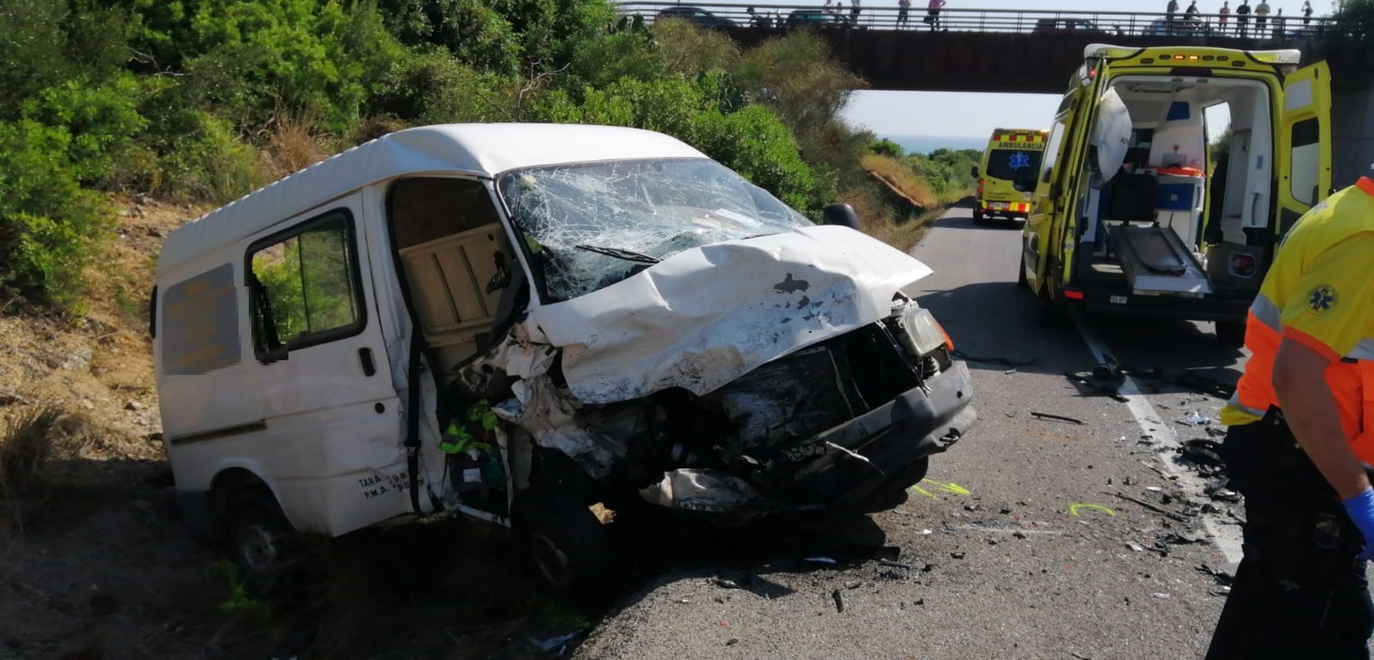 Accidente C-31 Vilanova choque frontal furgoneta y coche / Servei Català de Trànsit Accidente C-31 Vilanova choque frontal furgoneta y coche / Servei Català de Trànsit