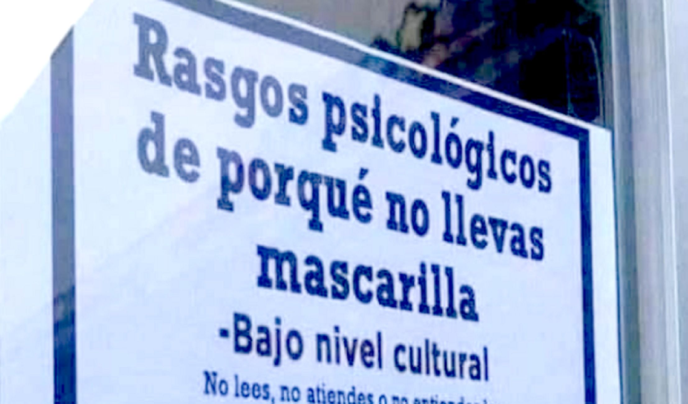 Cartel viral contra los que no llevan mascarilla Twitter / @Cacharrero M