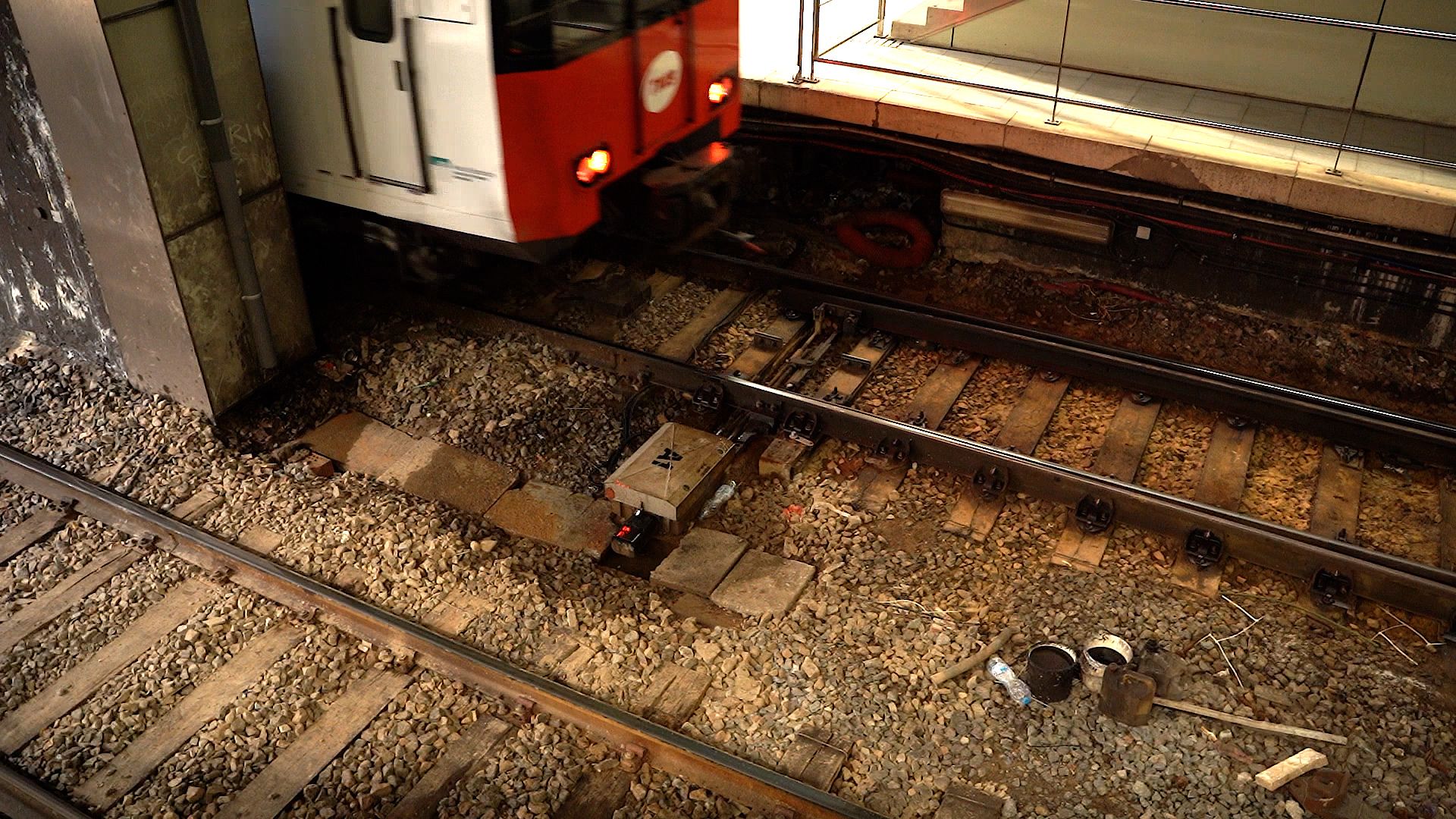 Aigües fecals metre|metro Barcelona - Roberto Lázaro Aigües fecals metre|metro Barcelona - Roberto Lázaro