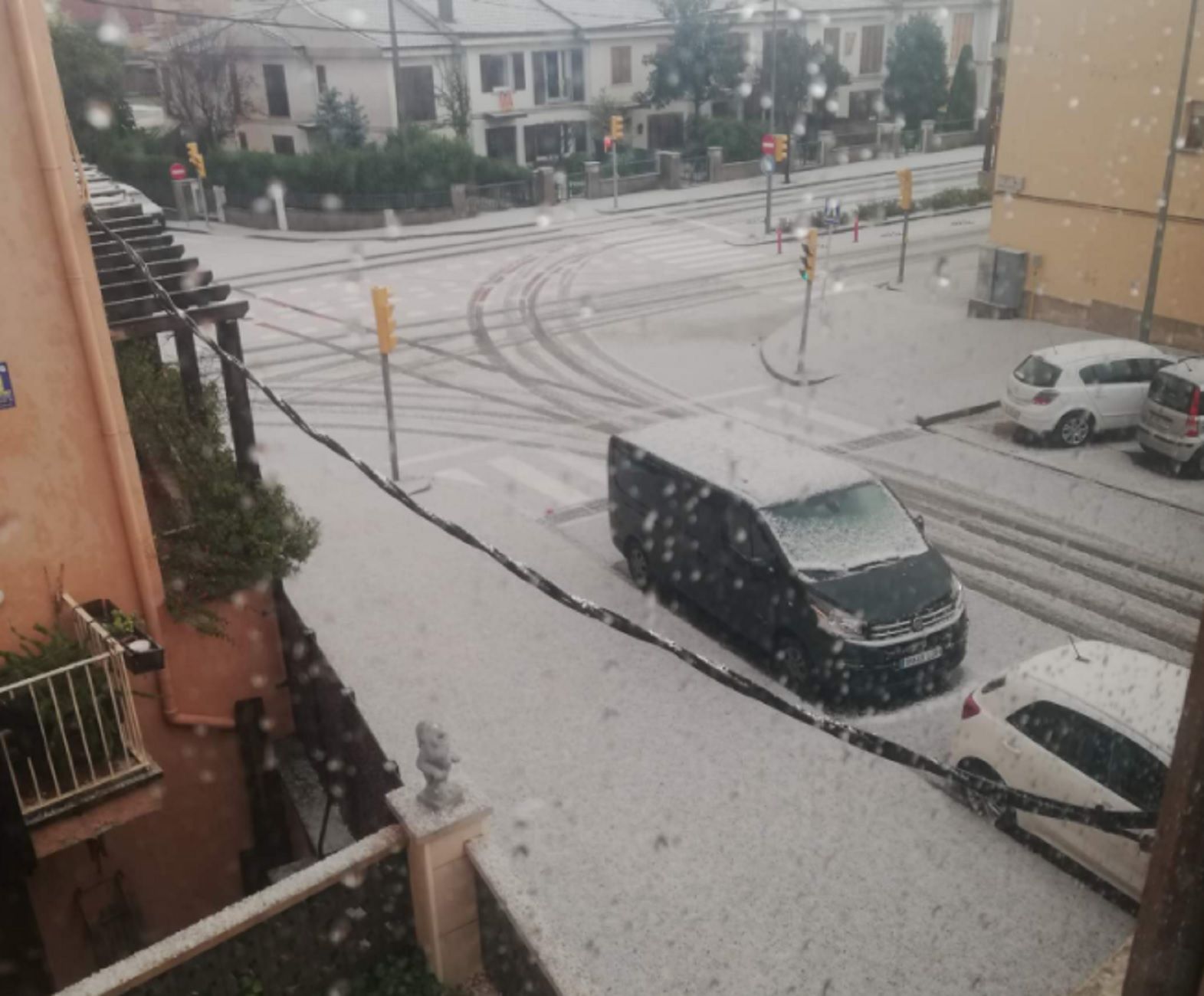 Granizada en Vic, Barcelona / Antiradarcatalà Twitter Granizada en Vic, Barcelona / Antiradarcatalà Twitter