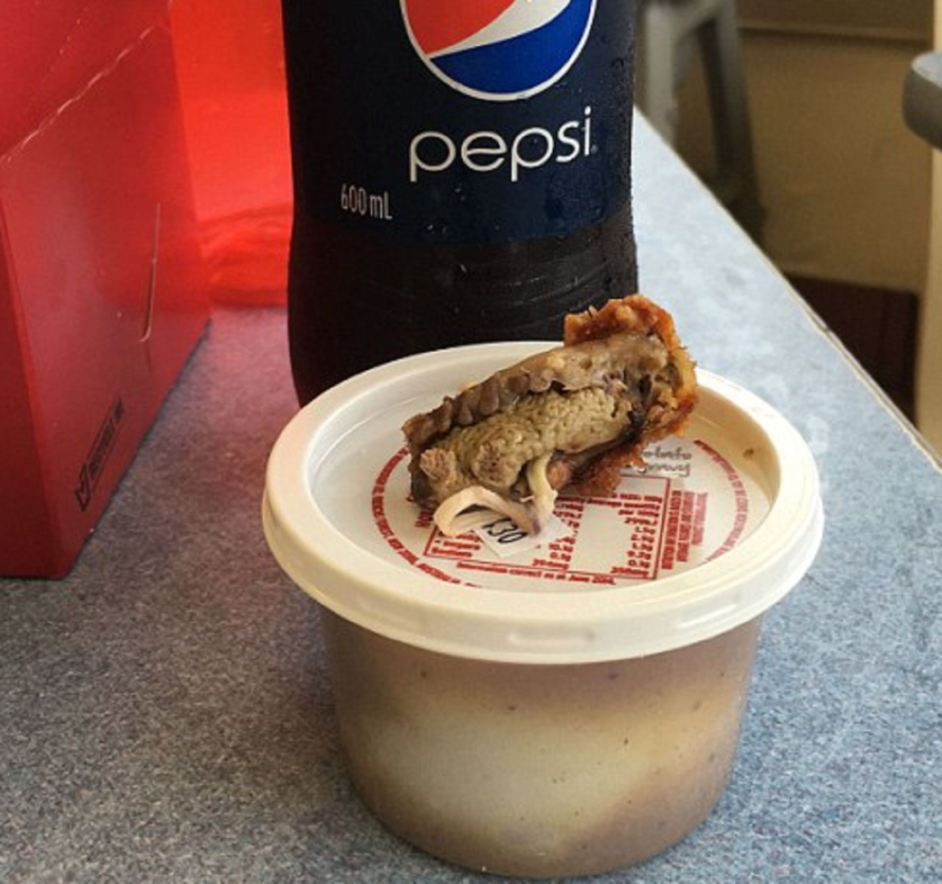 Pollo KFC / Marc Nicholls Pollo KFC / Marc Nicholls