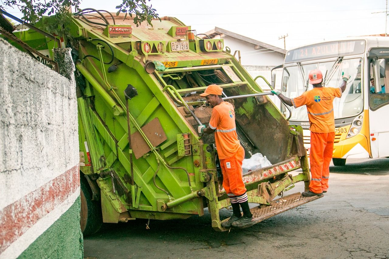 Los servicios de emergencias rescataron al joven atrapado en el camión de la basura / Pixabay Los servicios de emergencias rescataron al joven atrapado en el camión de la basura / Pixabay