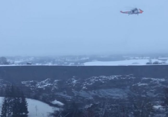 Vídeo: Un corrimiento de tierras hace desaparecer a 12 ...