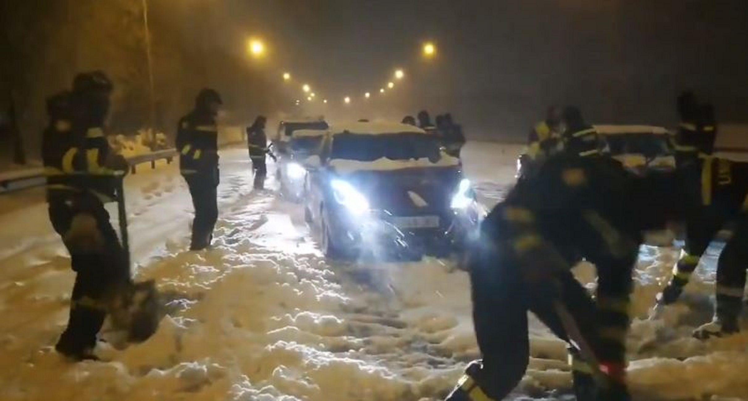Coches nieve madrid / UME Coches nieve madrid / UME
