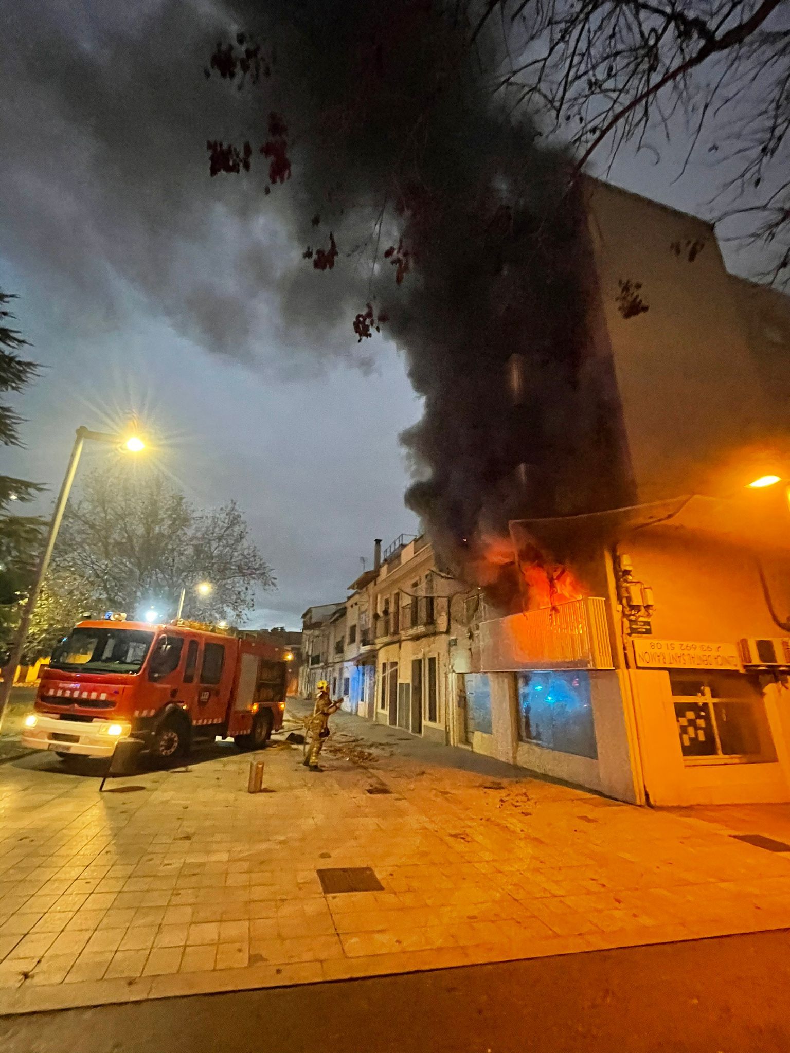 Incendio Cerdanyola / Twitter Policía Local Cerdanyola