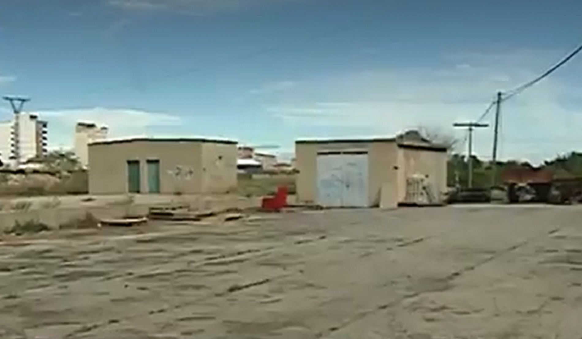 Zulo en Silla / Espejo Público Zulo en Silla / Espejo Público