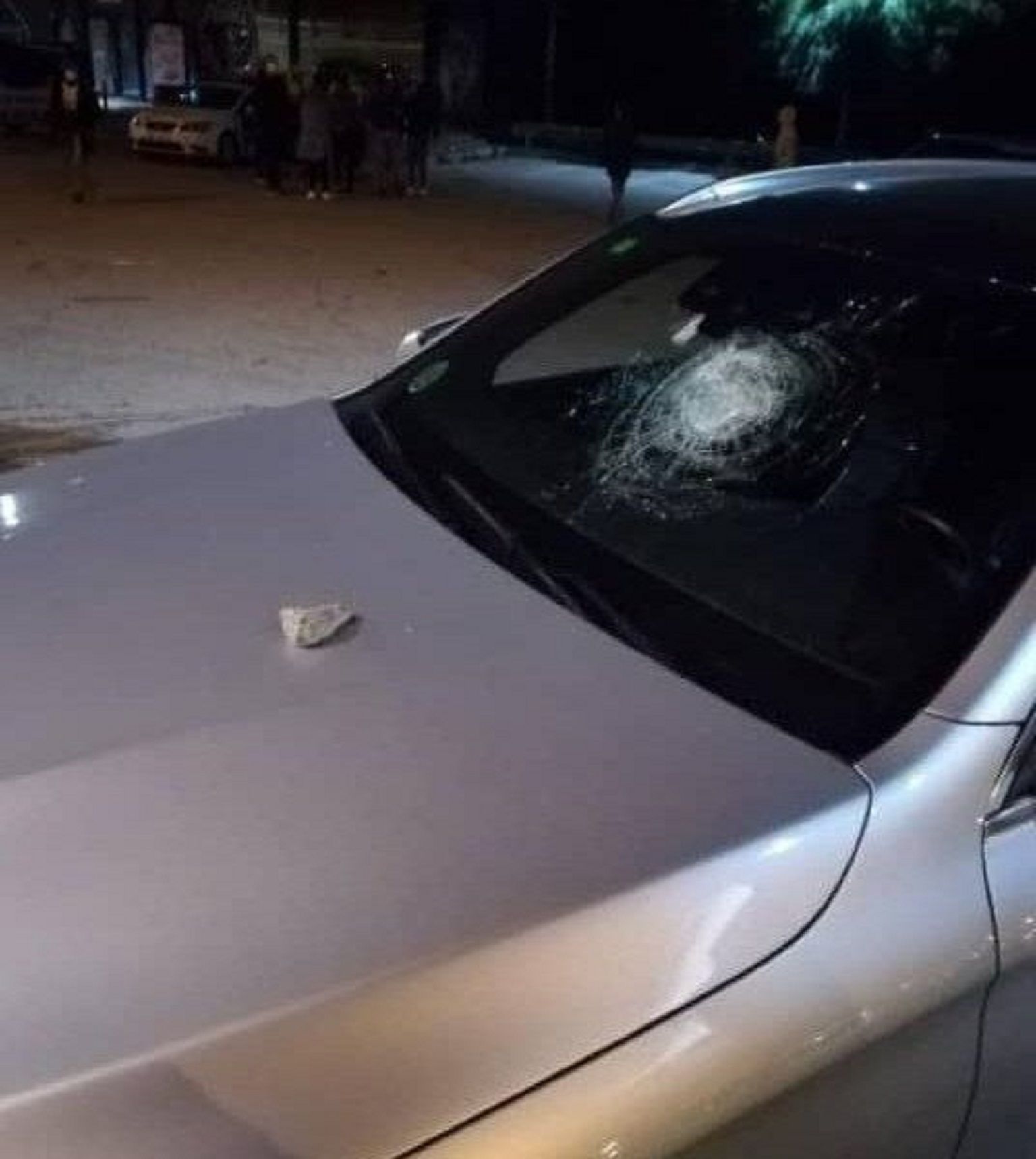 Coche piedras C58 / Twitter Social Drive Coche piedras C58 / Twitter Social Drive