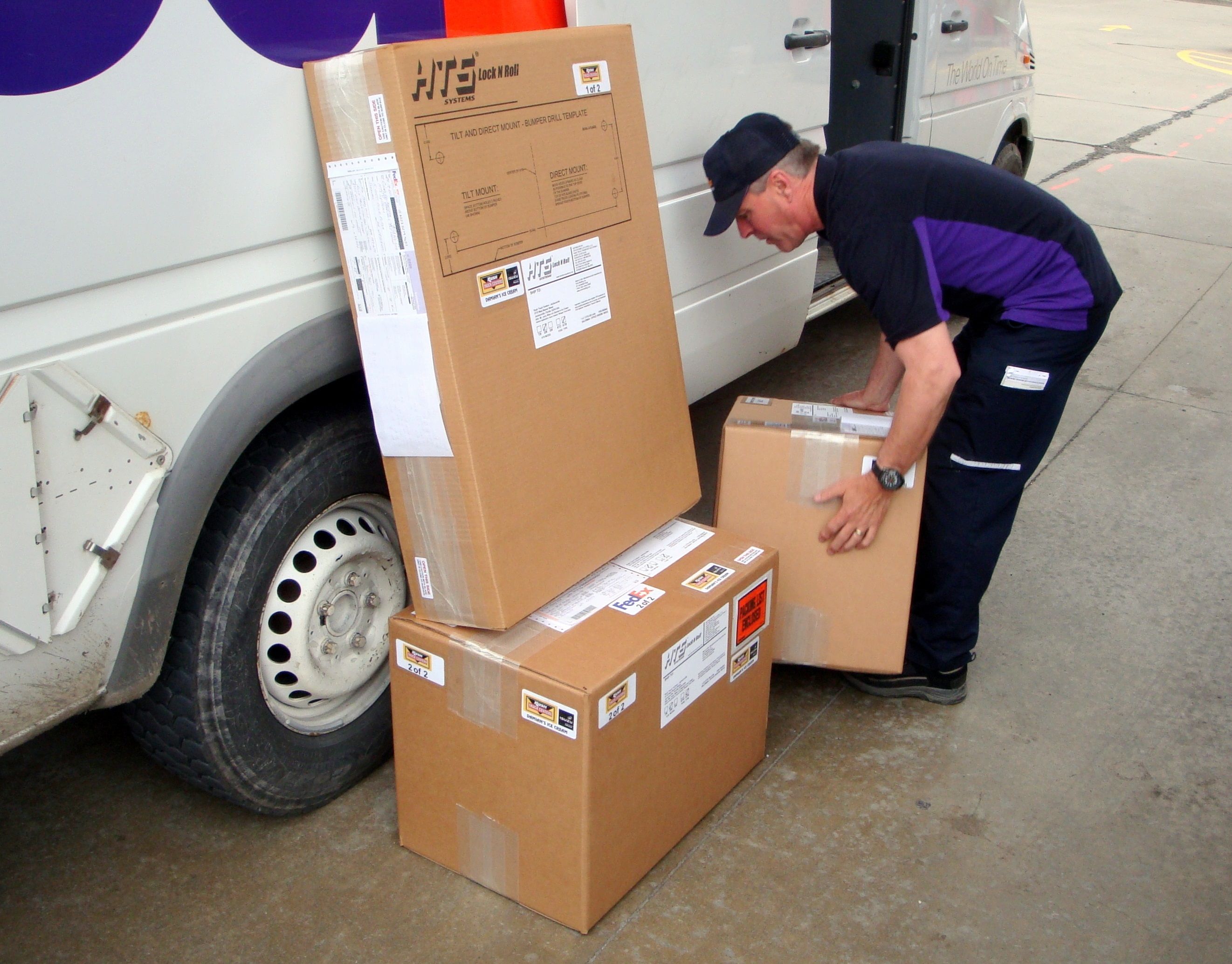 Repartidor Fedex / Pixabay Repartidor Fedex / Pixabay