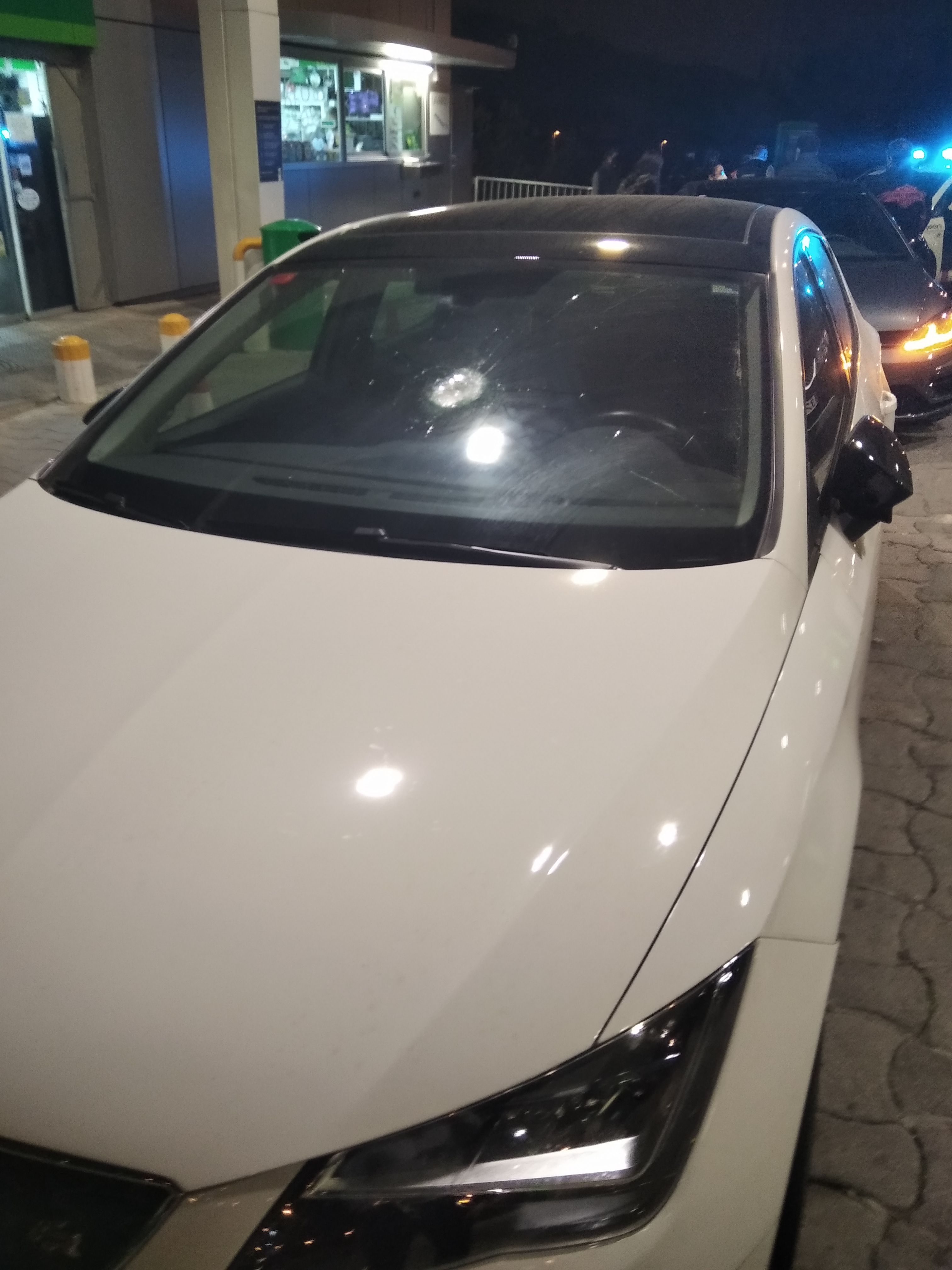 Atacas cono piedras contra coches en Barcelona / Cedida