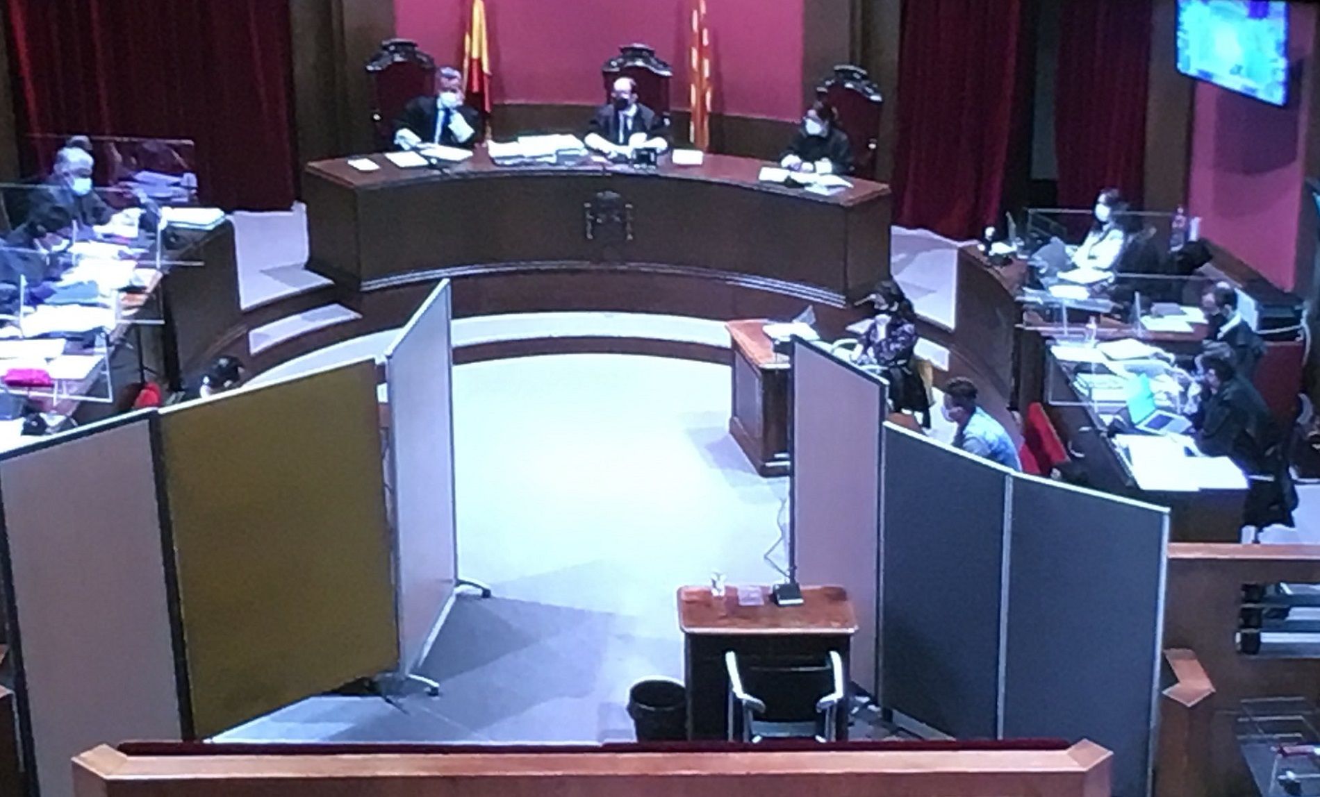 Juicio Manada Sabadell / Twitter marianuria2011 Juicio Manada Sabadell / Twitter marianuria2011