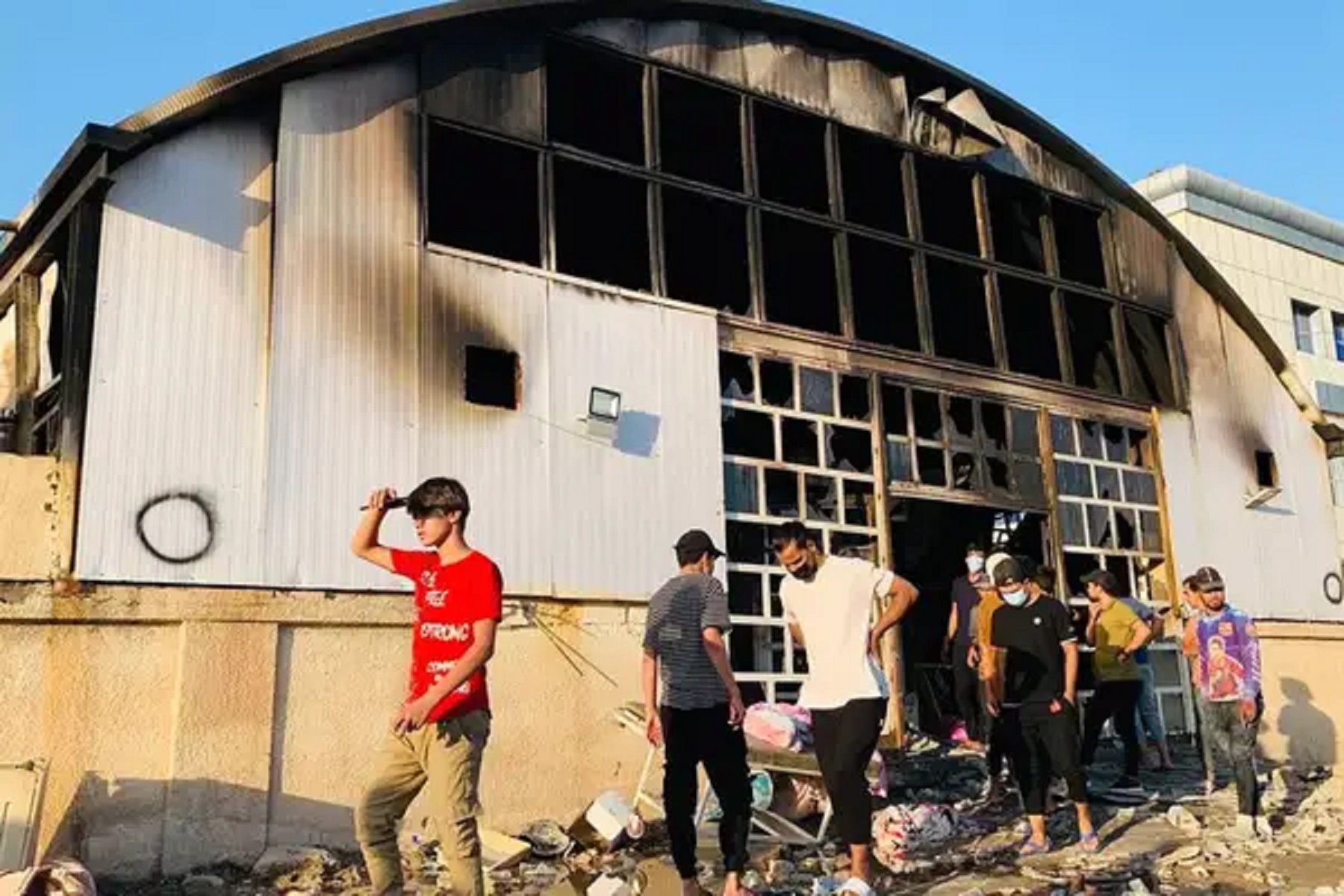 Hospital Covid 19 a l'Iraq després de l'incendi / Efe Hospital Covid 19 a l'Iraq després de l'incendi / Efe