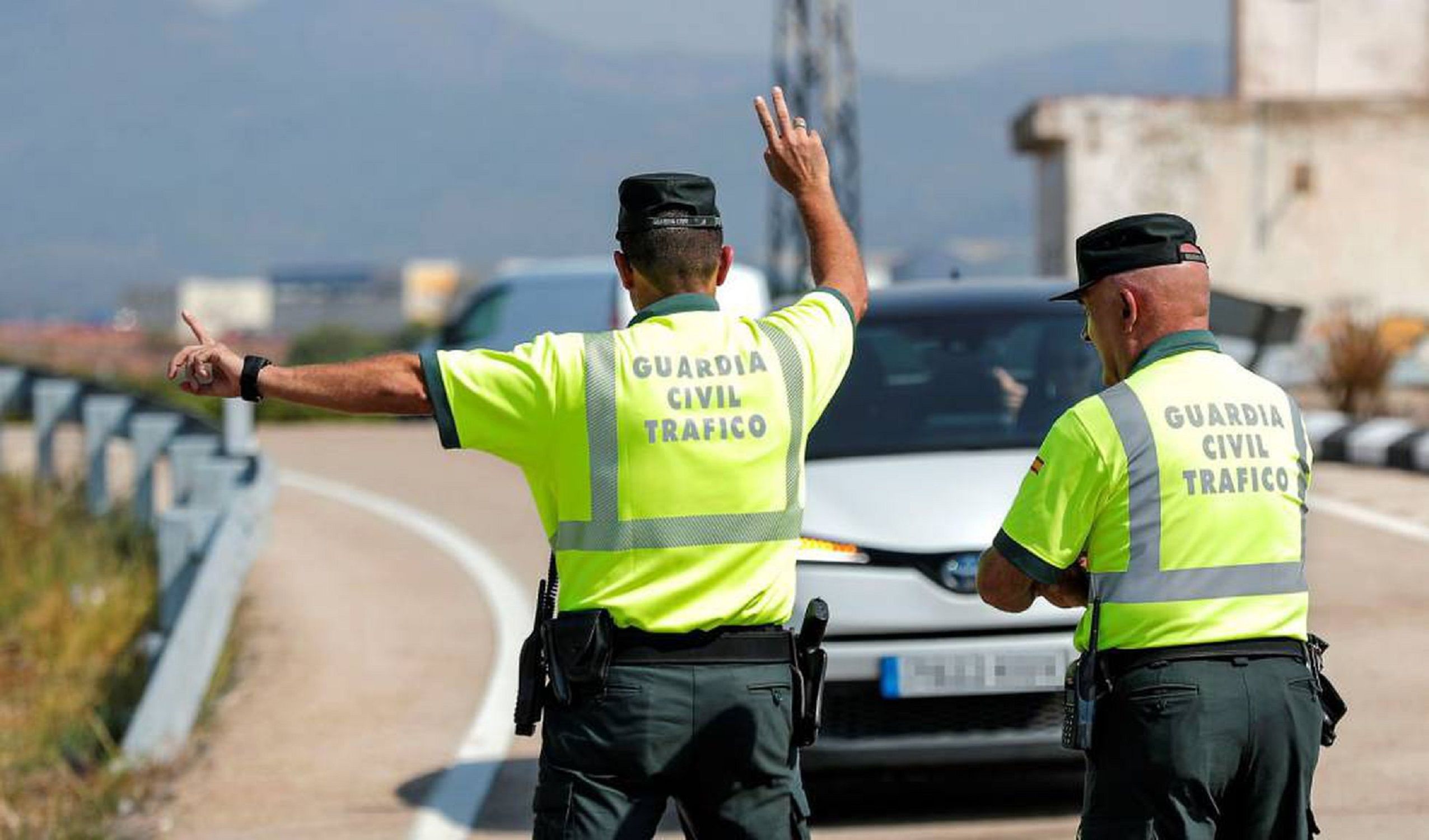 Guardia Civil en la carretera / Efe Guardia Civil en la carretera / Efe