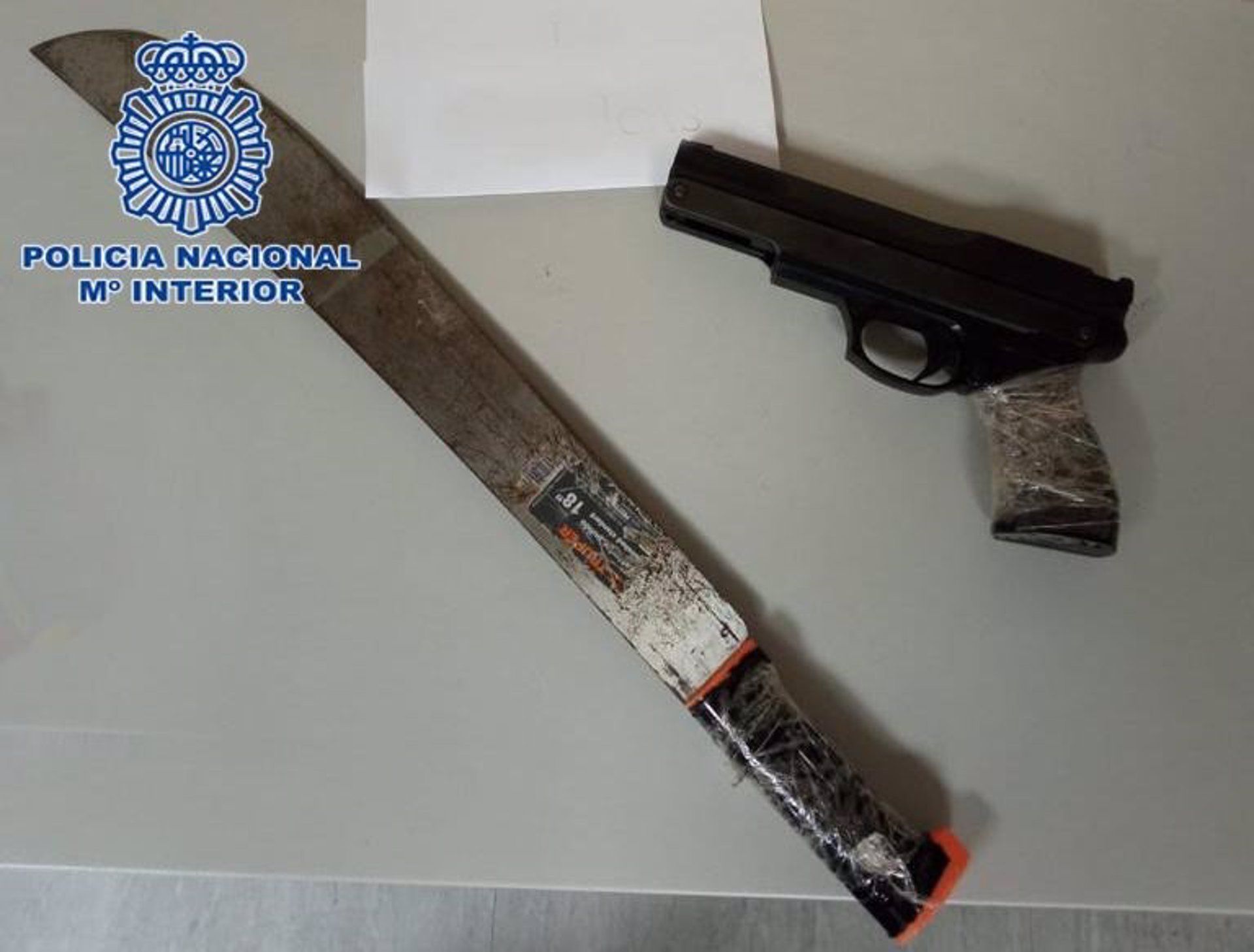 Armes del cotxe del Rus / Policia Nacional Armes del cotxe del Rus / Policia Nacional