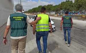 Mata ladrón camión Alicante / Guardia Civil