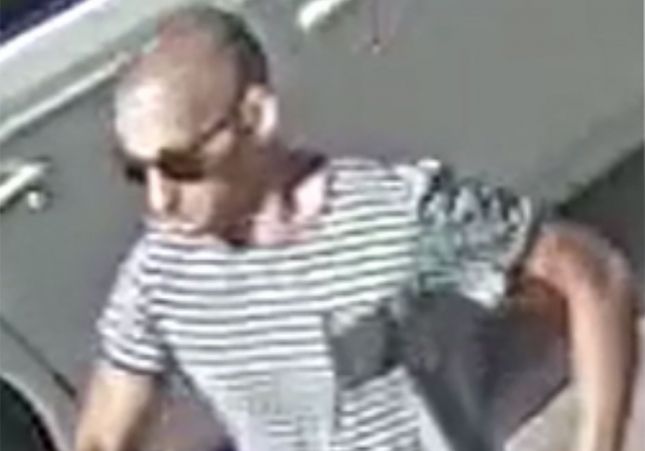 2 Hombre Torrevella Policia