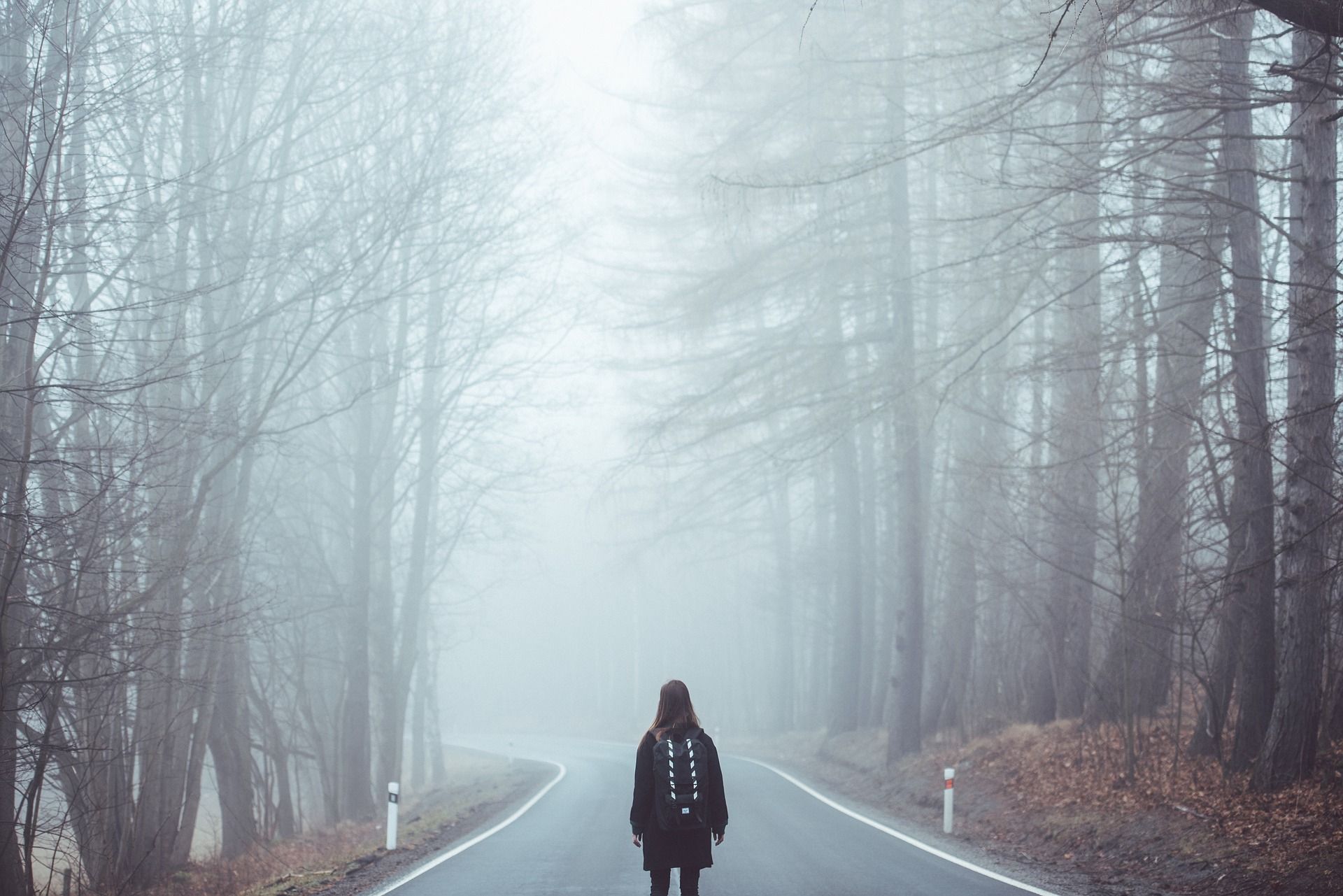 persona carretera boira - pixabay