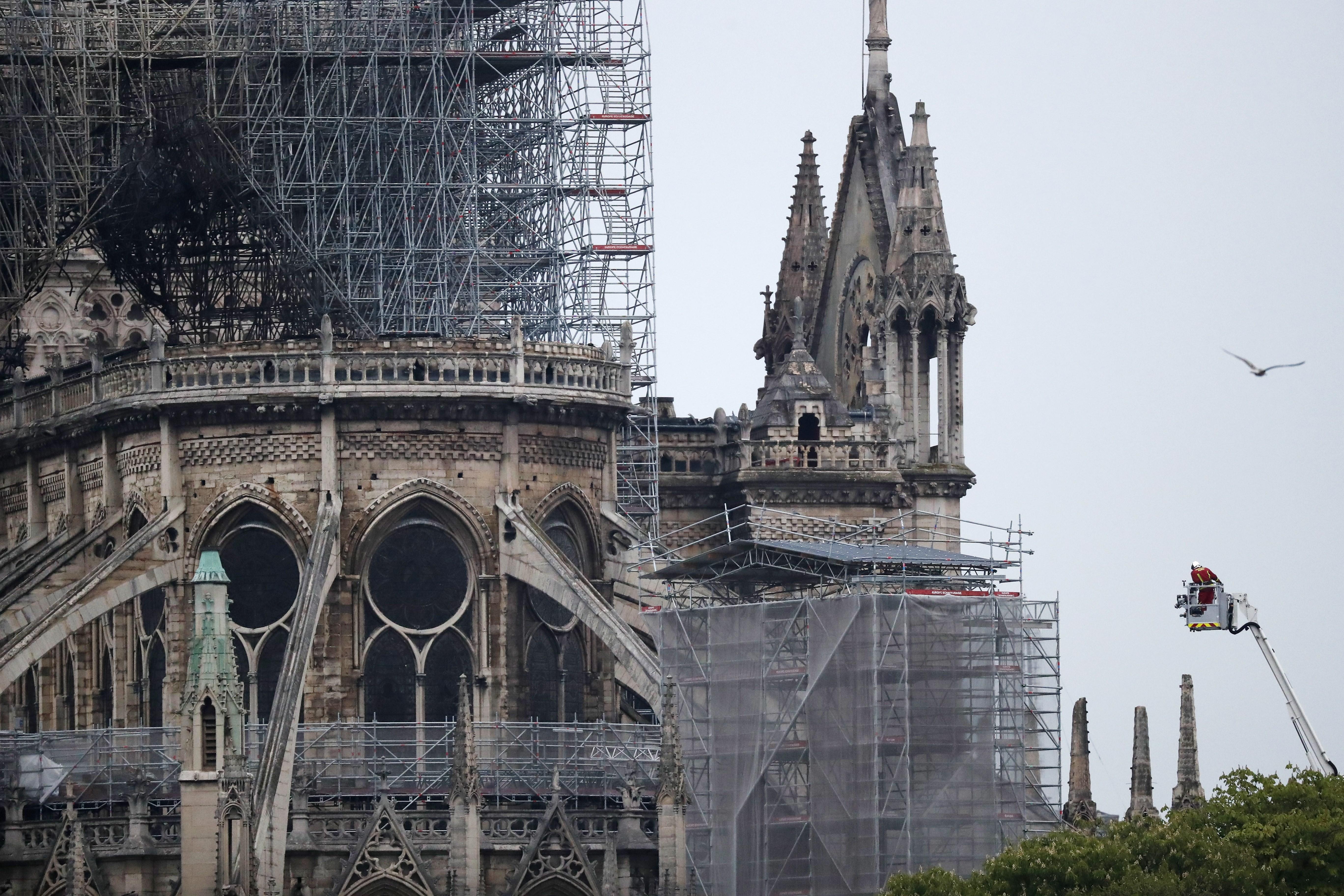 Incendio Notre-Dame Paris Exterior Catedral