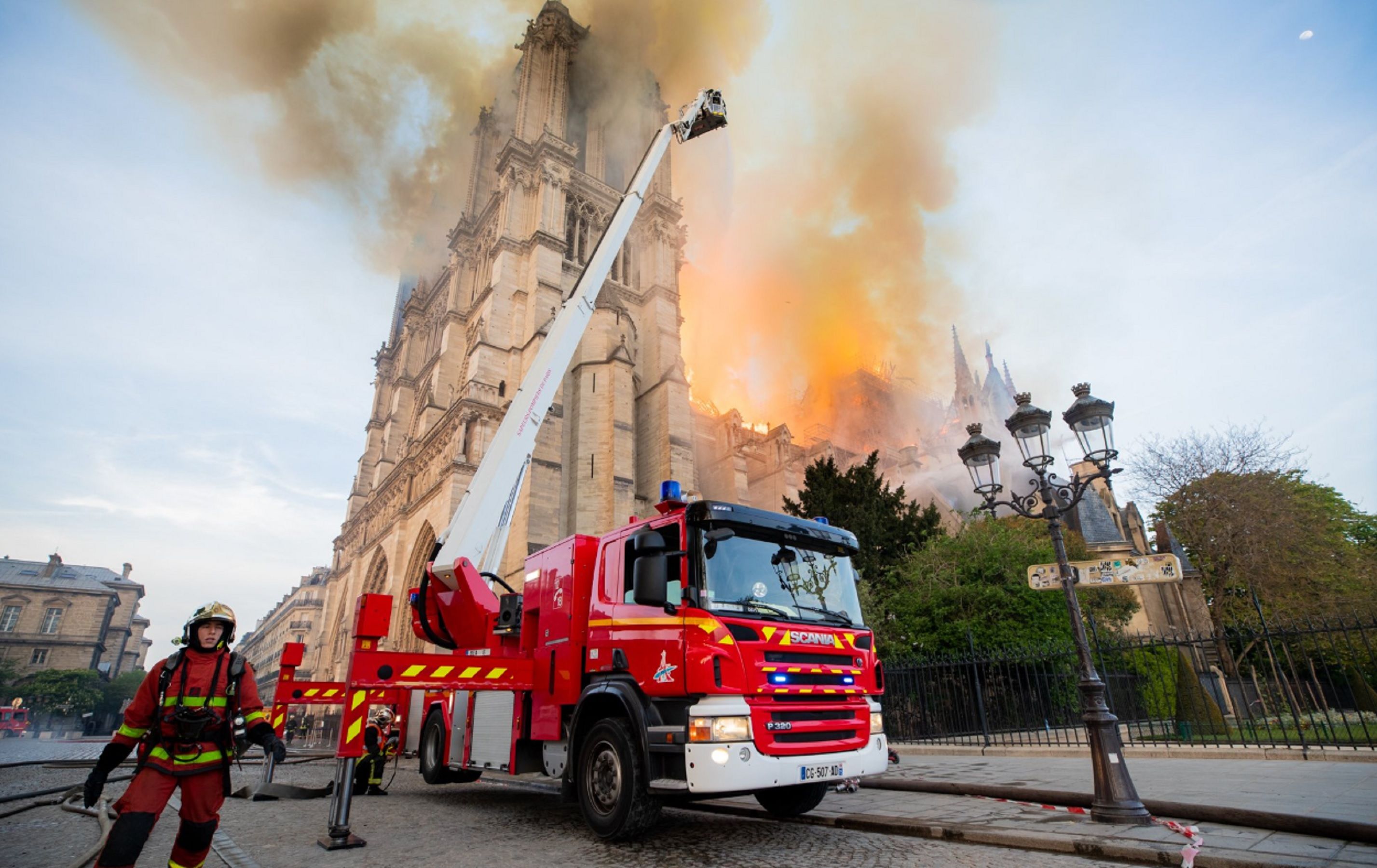 Incendio Notre Dame Paris Bomberos