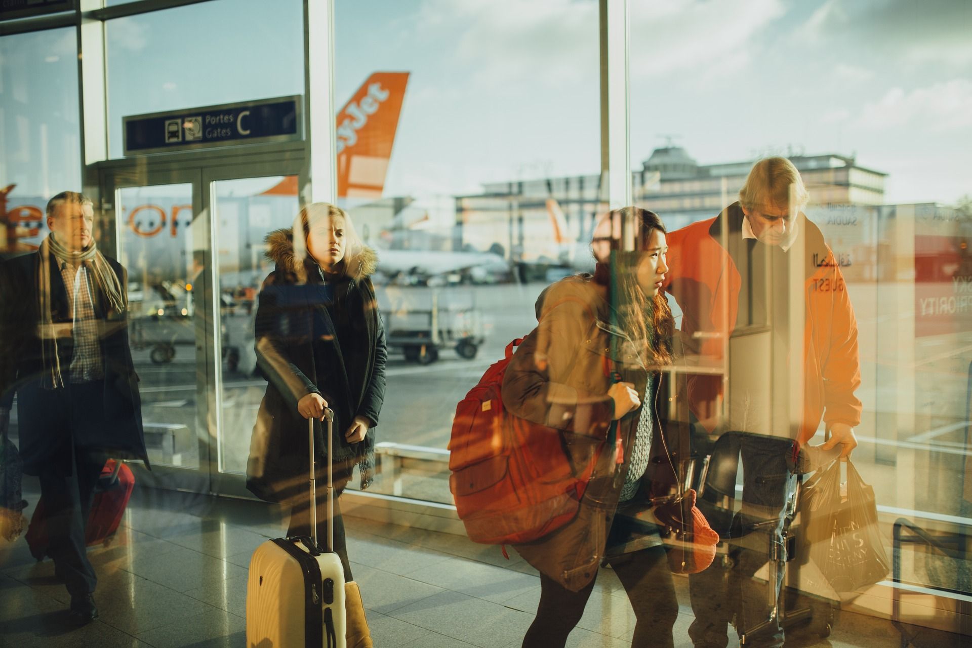 viatgers aeroport - pixabay