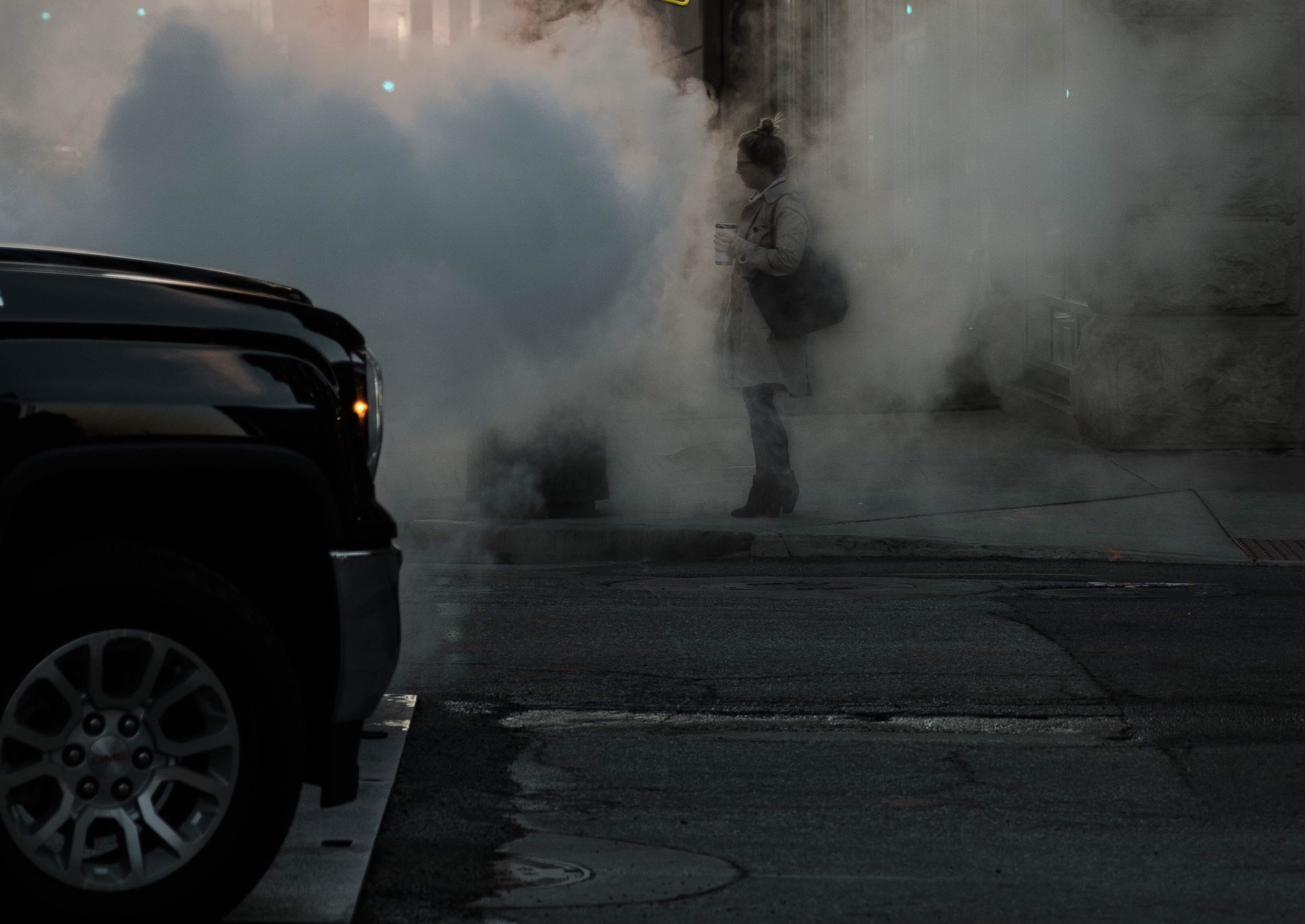 contaminació fum cotxes carrrer - david lee unsplash