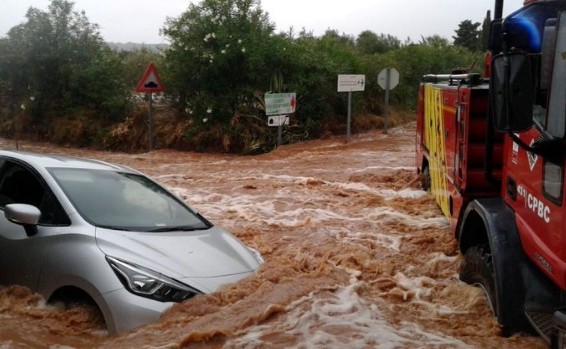 Coche inundado Castelló