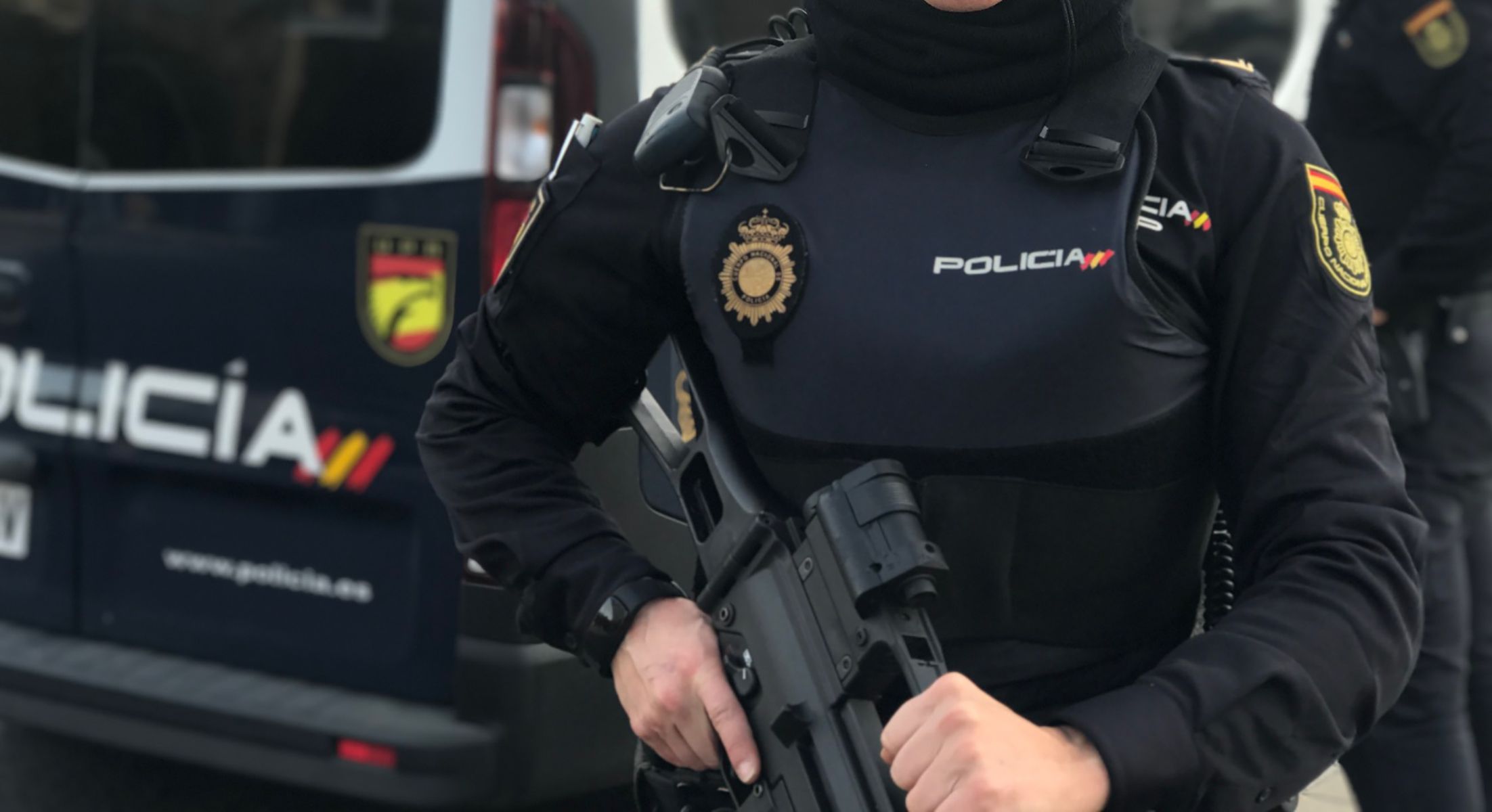 policia nacional mujer