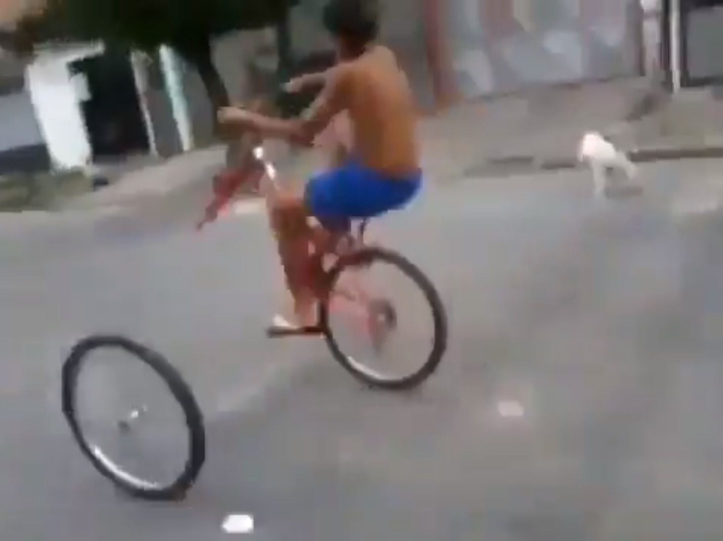 chico pierda rueda bicicleta