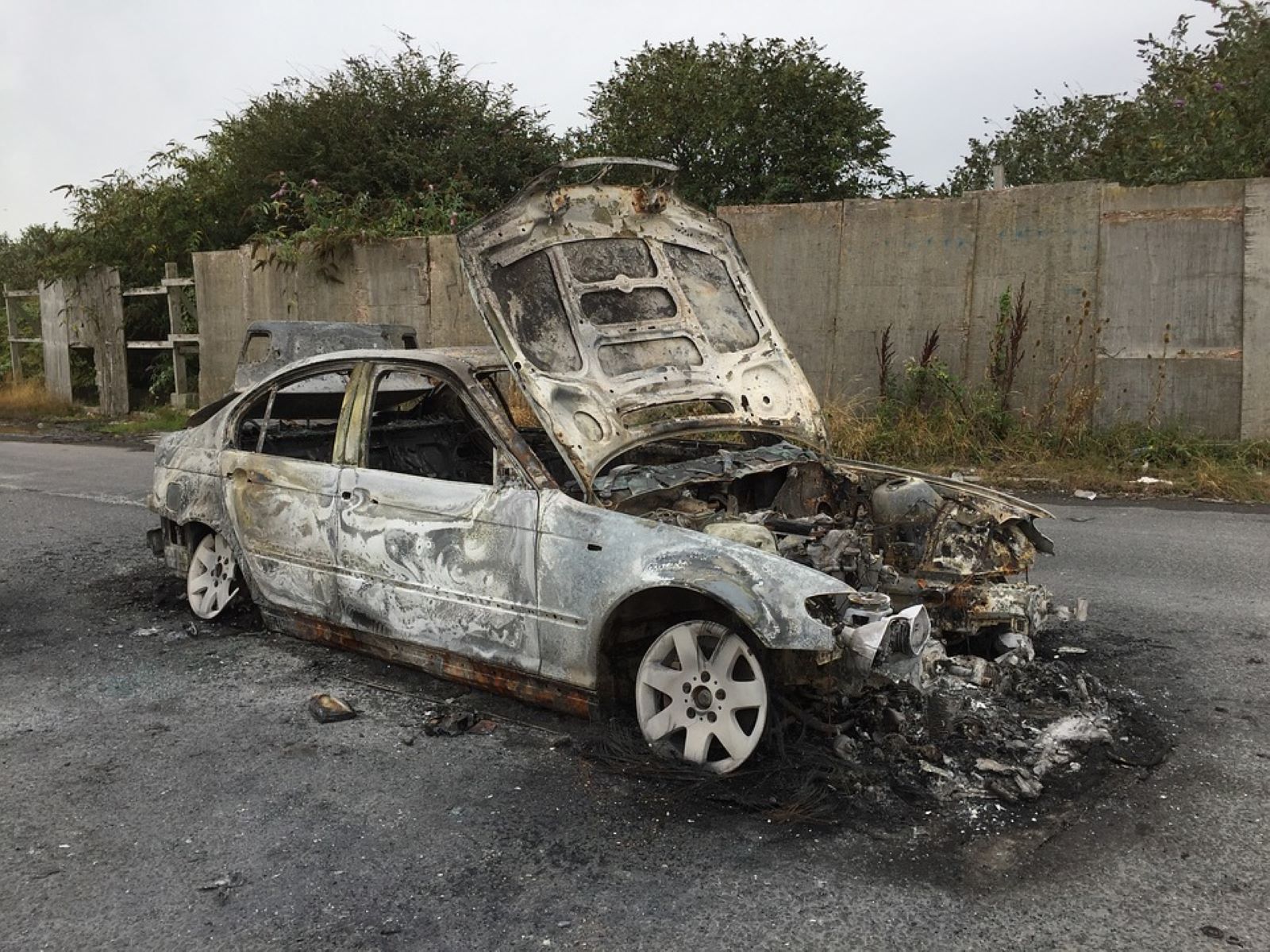 Cotxe cremat   Pixabay