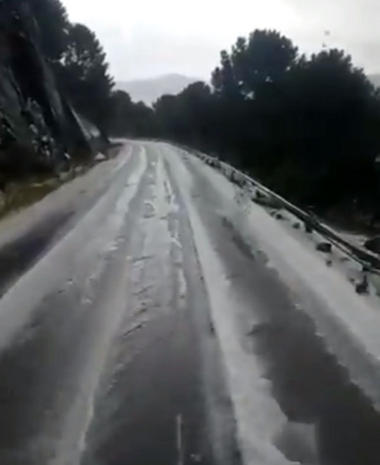 Pedregada a una carretera de Màlaga
