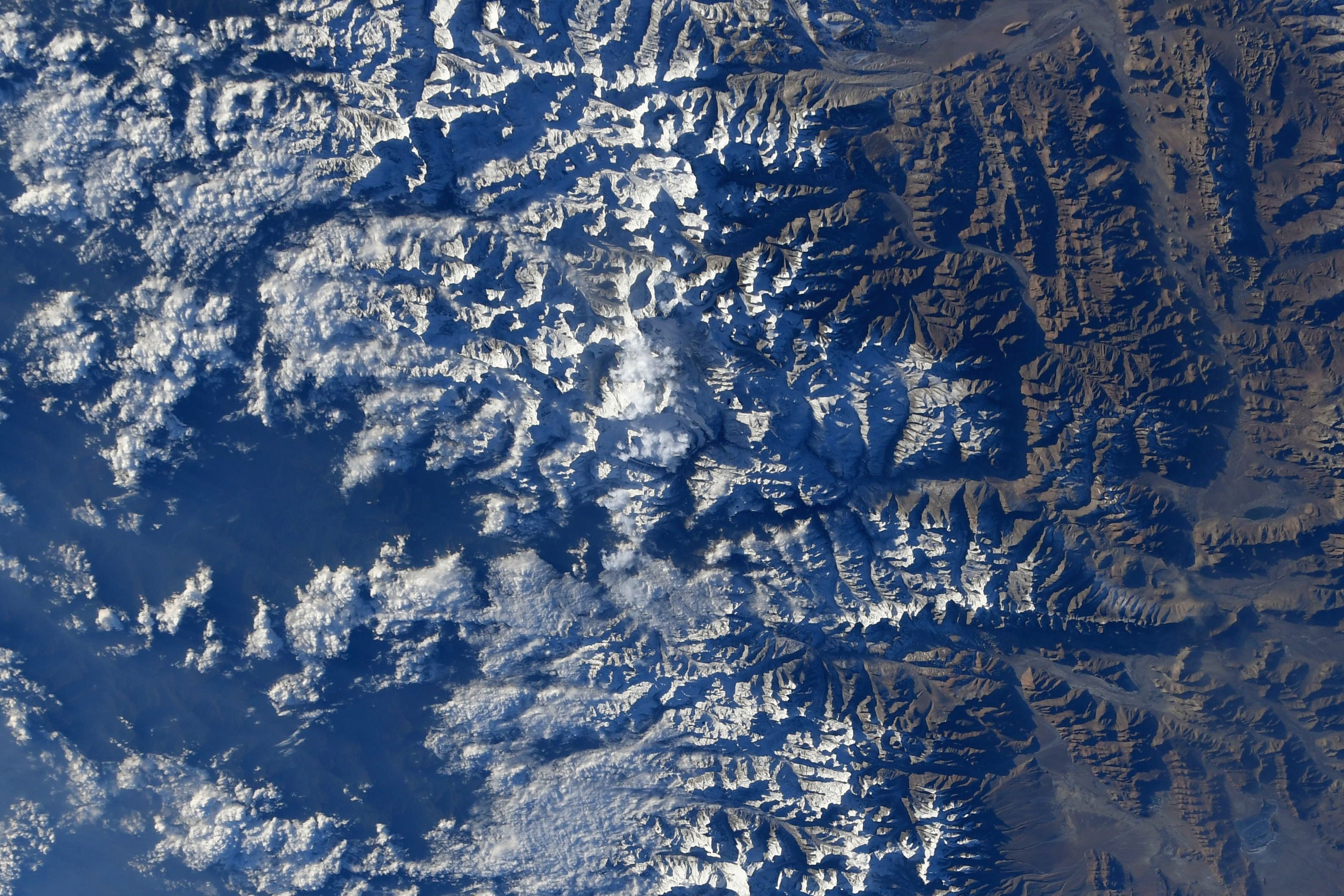 Cordillera del Himalaya / @Astro_Christina