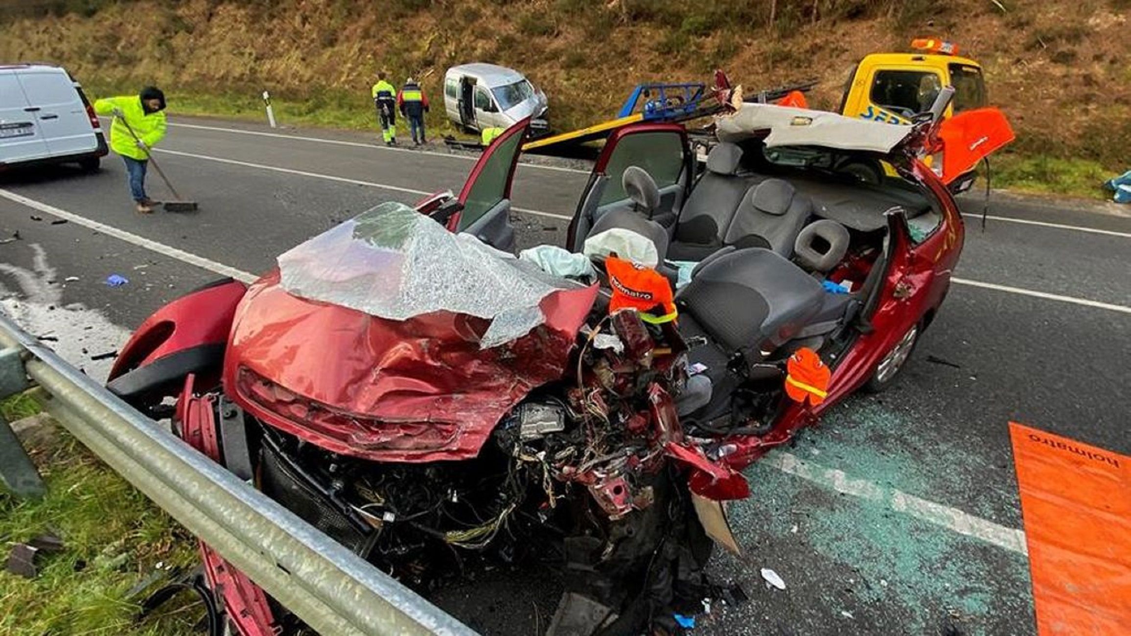 Accidente coche Caldas de Reis / Telecinco