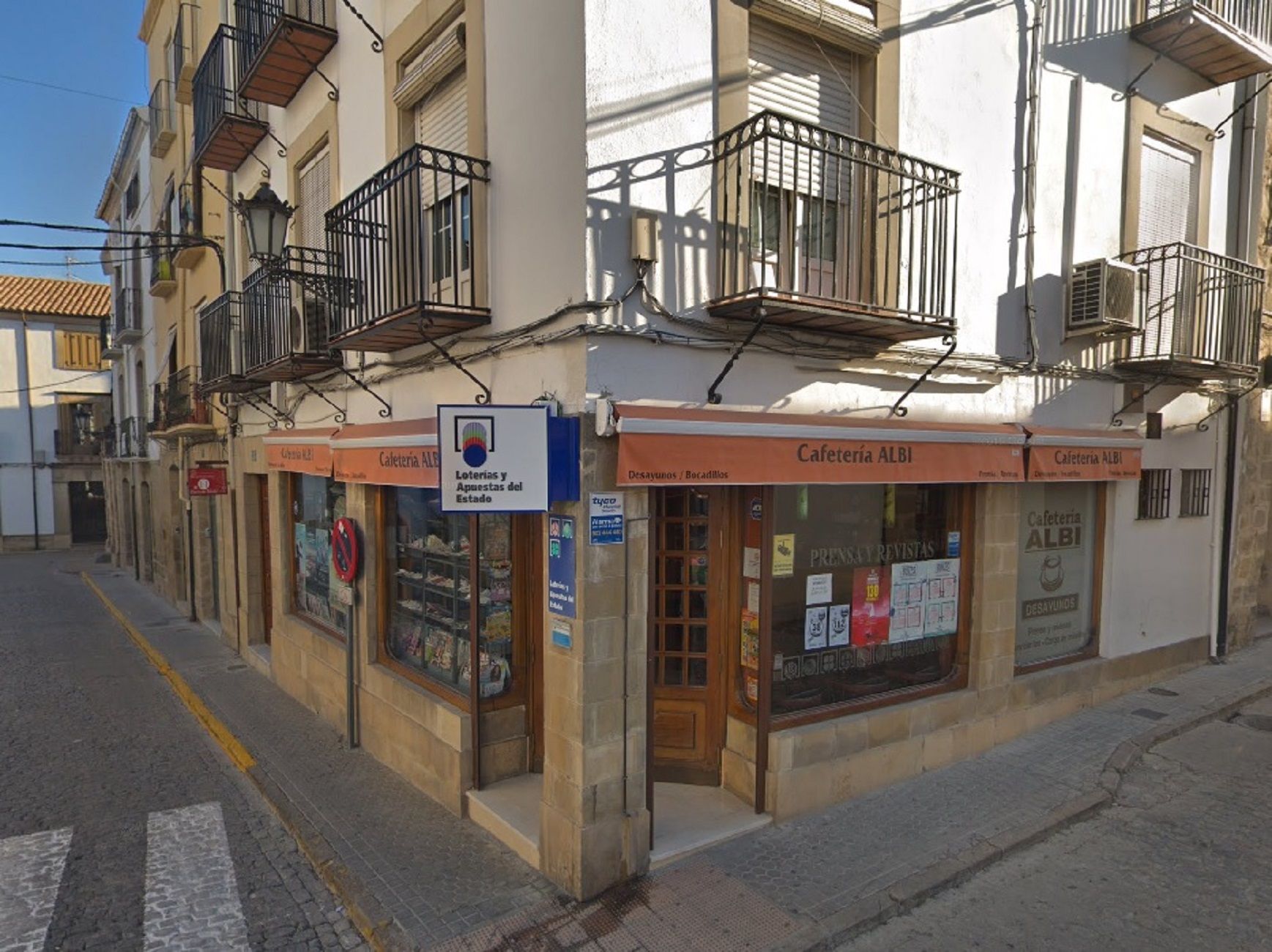 Cafetería Albi despacho receptor loterías 41.960 Baeza (Jaén) / Google Maps