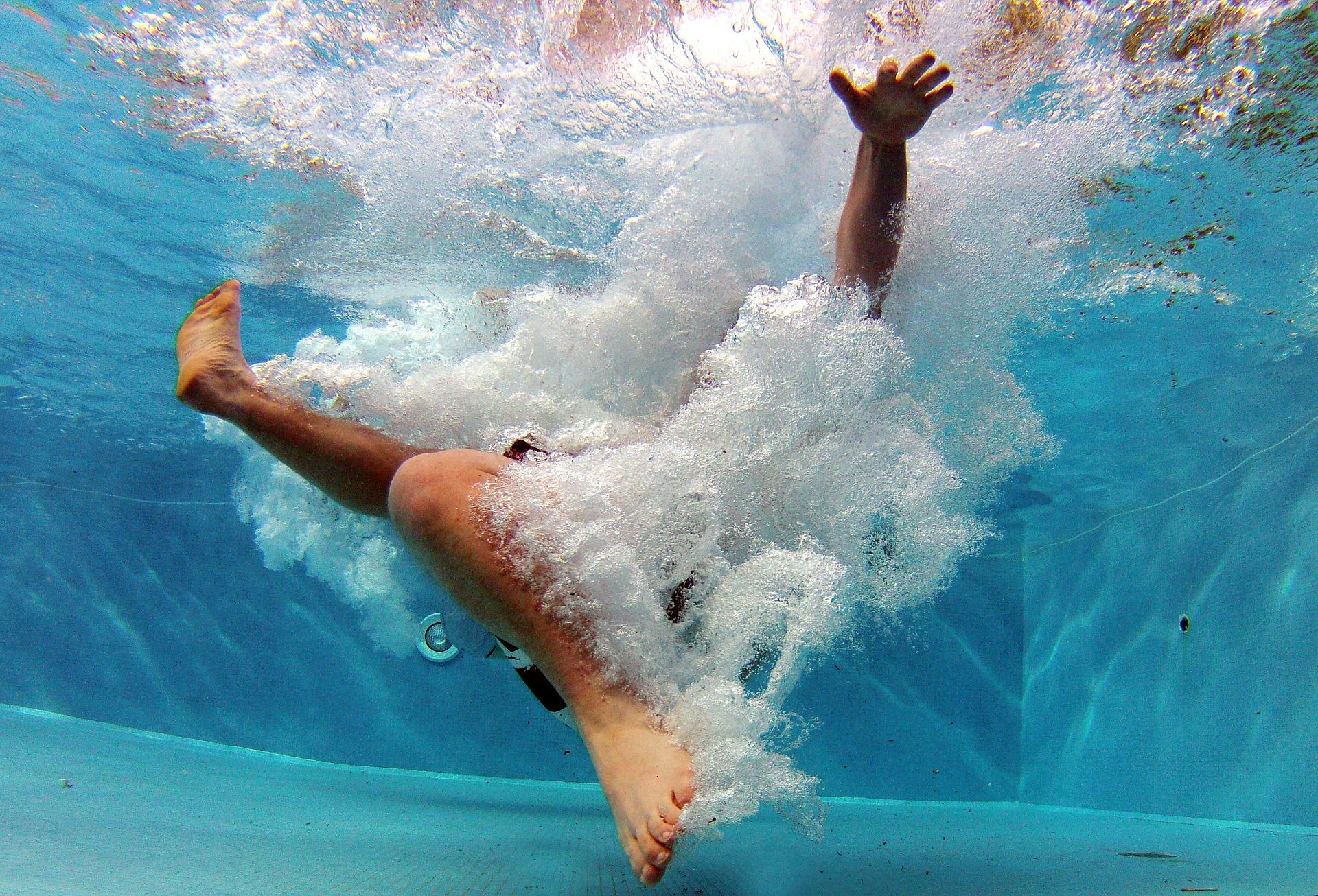 Ofegat piscina - Pixabay / Moerschy