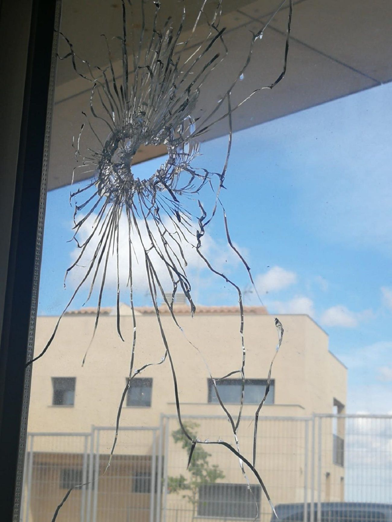 Disparan escuela Avinyonet Penedès / Twitter