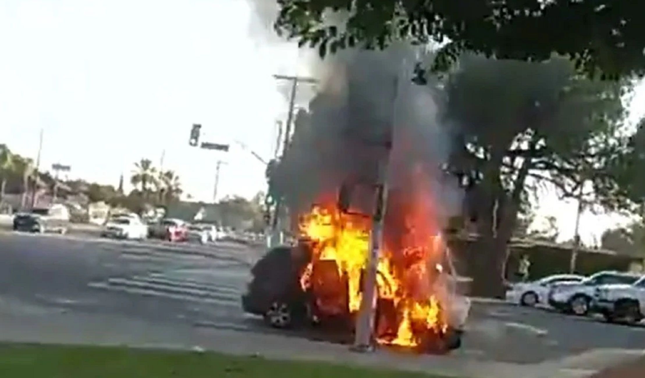 Incendio coche Los Ángeles / Twitter