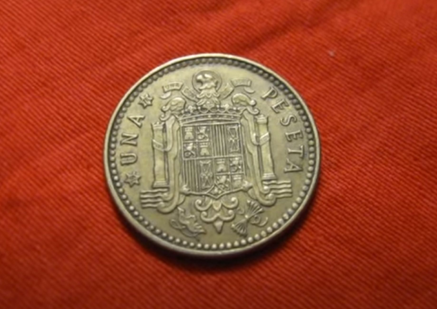 1 peseta del año 1975 / Ganna Lady YouTube