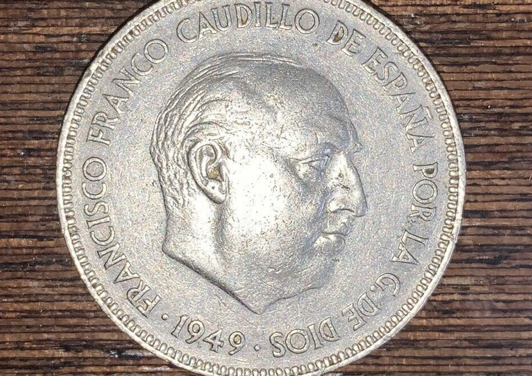 Moneda cinco pesetas Franco año 1949 por 975.000 euros