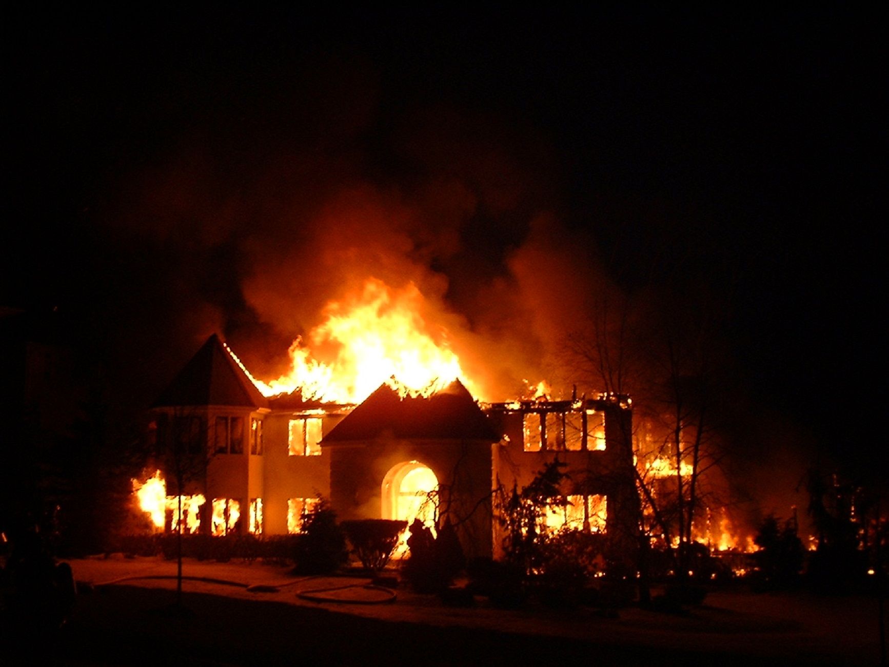 Incendio casa / Wikimedia Commons