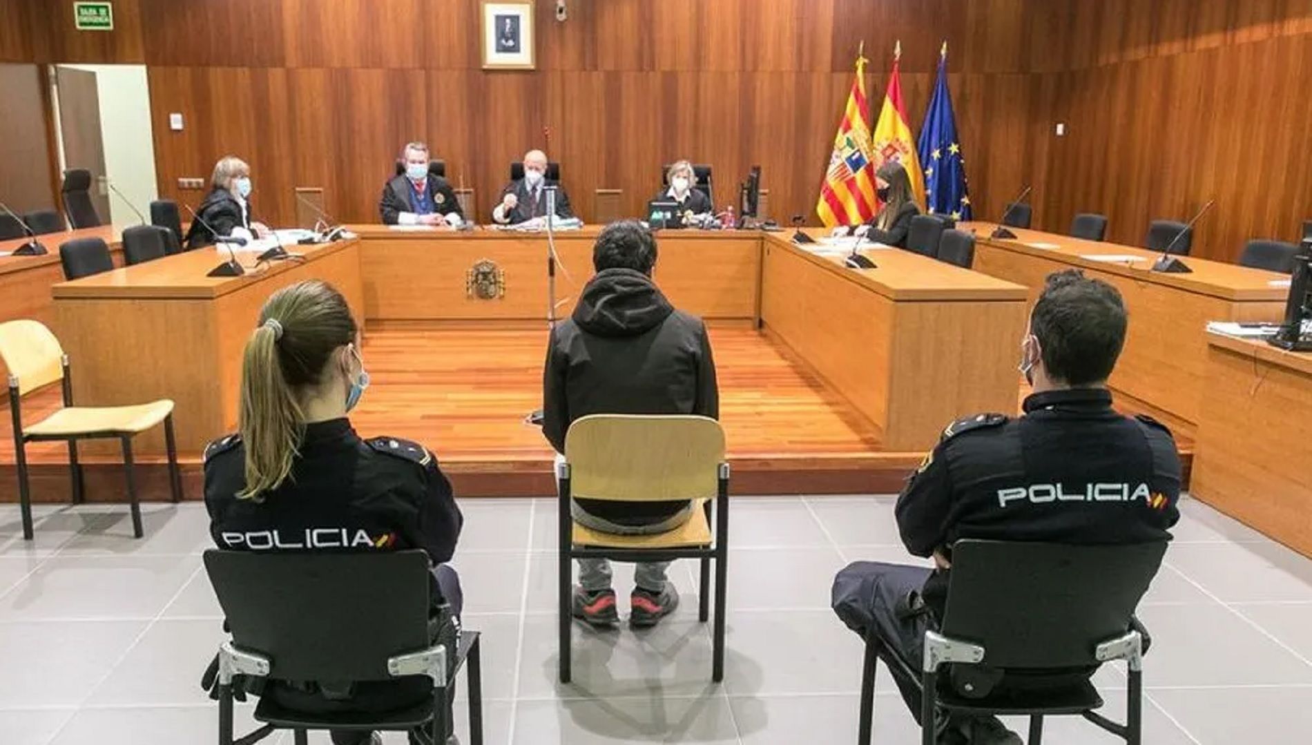 Judici per tallar el penis al seu company de pis a Saragossa / EFE
