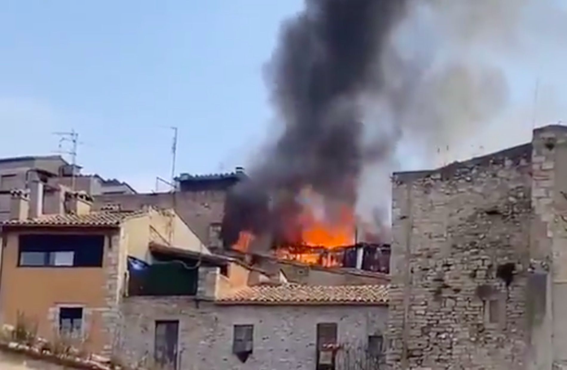 Incendi Girona / Twitter AVPC_Girona