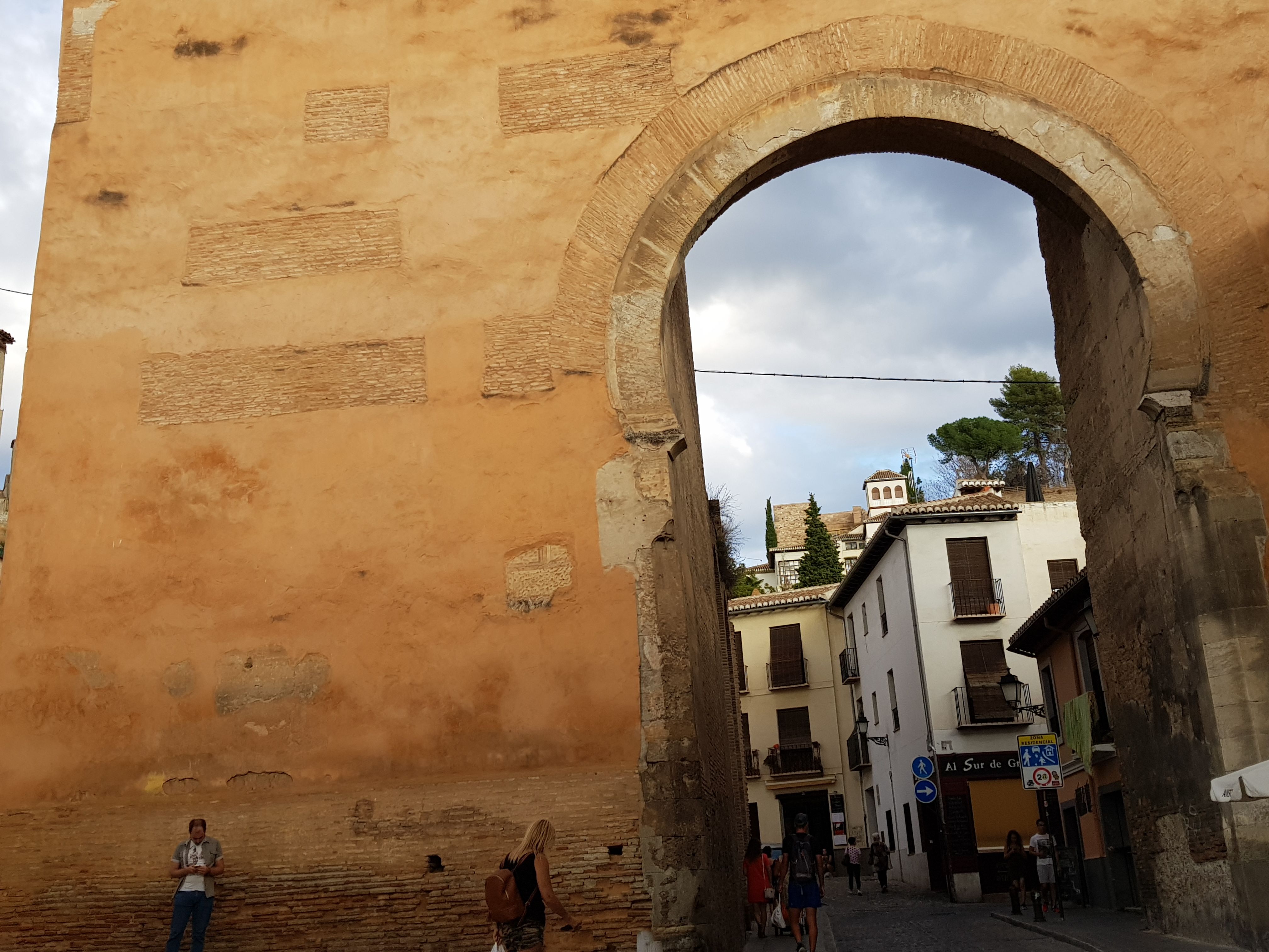 Puerta Elvira Granada  Wikimedia