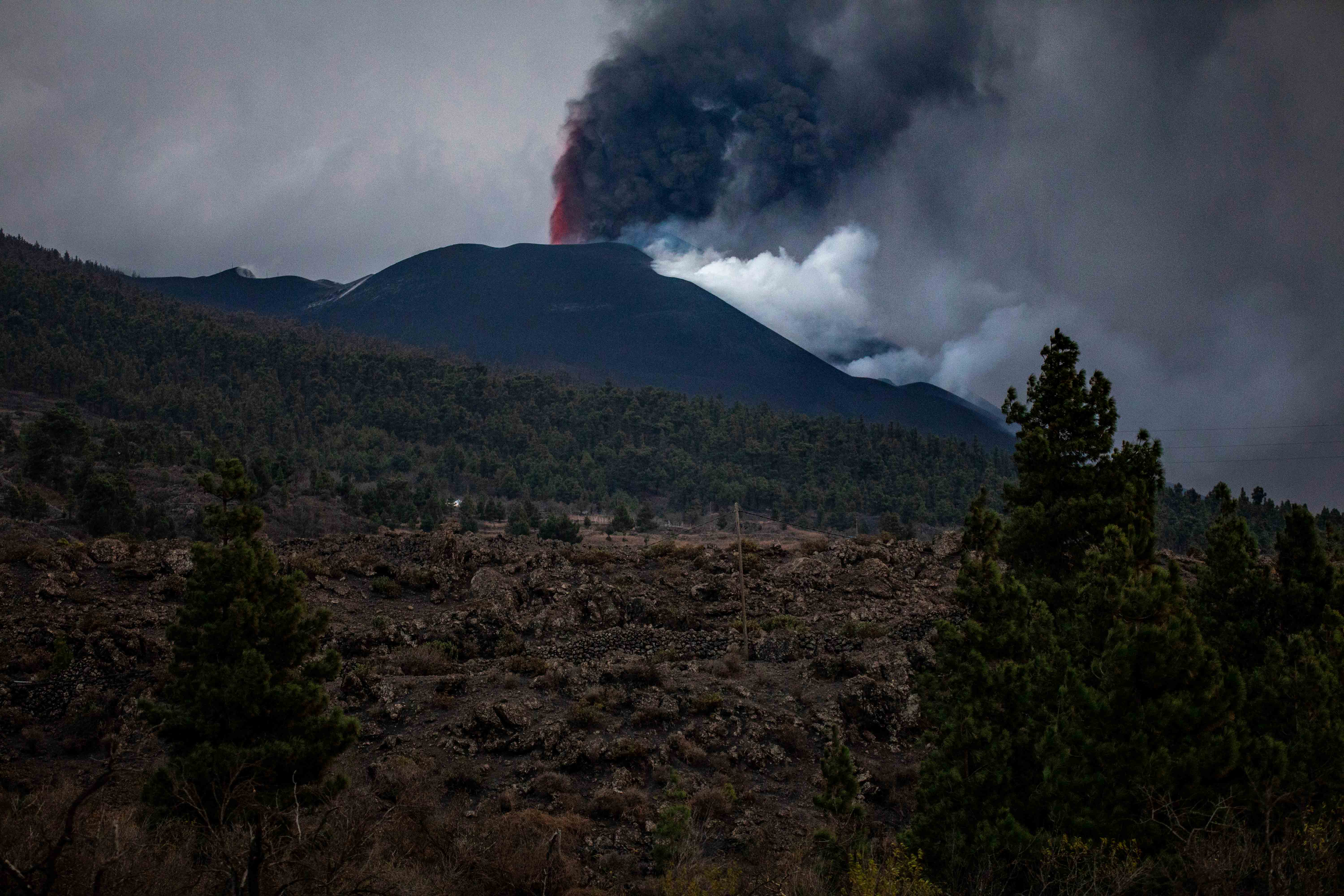 EuropaPress 4067180 núvol fum lava dirigeix platja guirres novembre 2021 palma|palmell santa creu