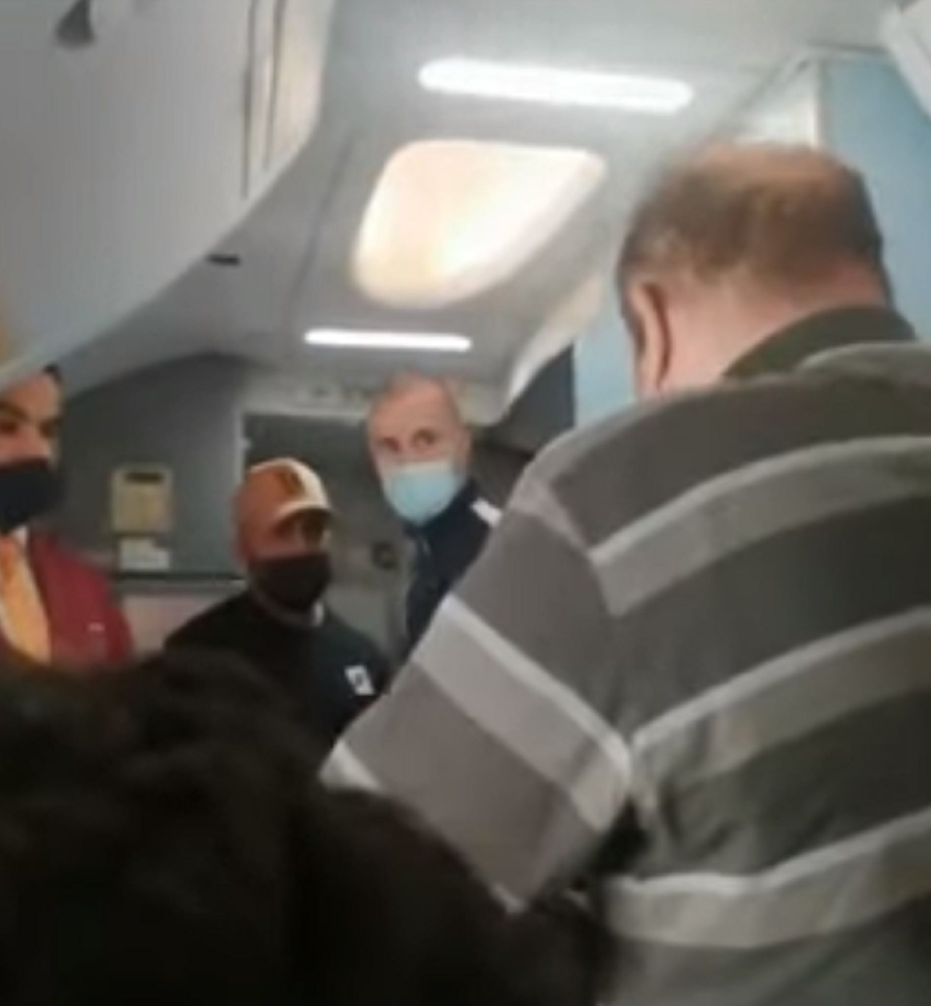 Vídeo incidente vuelo Sevilla Budapest / YouTube