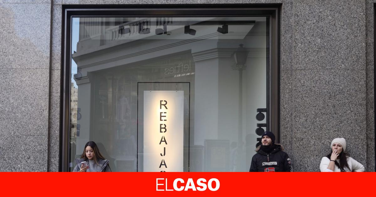 Amancio Ortega Cierra Una De Sus Marcas Insignia M S De Tiendas Bajar N La Persiana