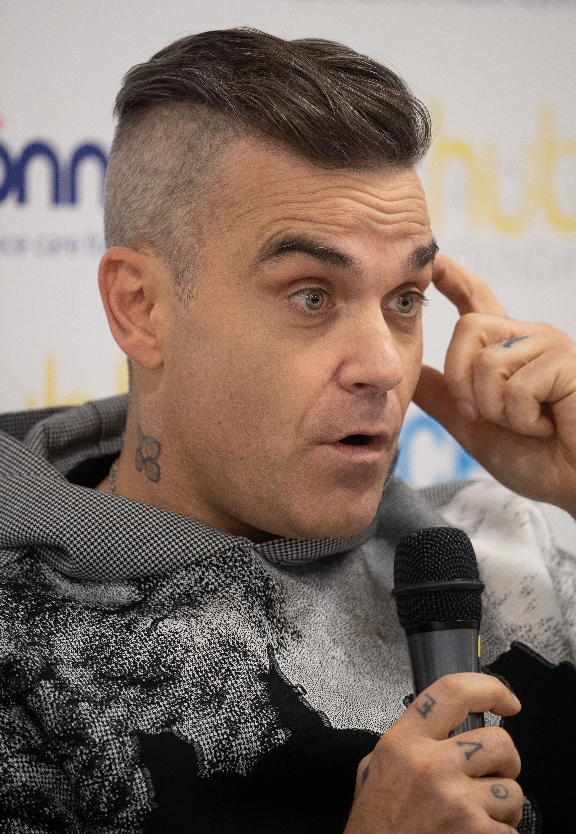 Robbie Williams / Joe Giddens