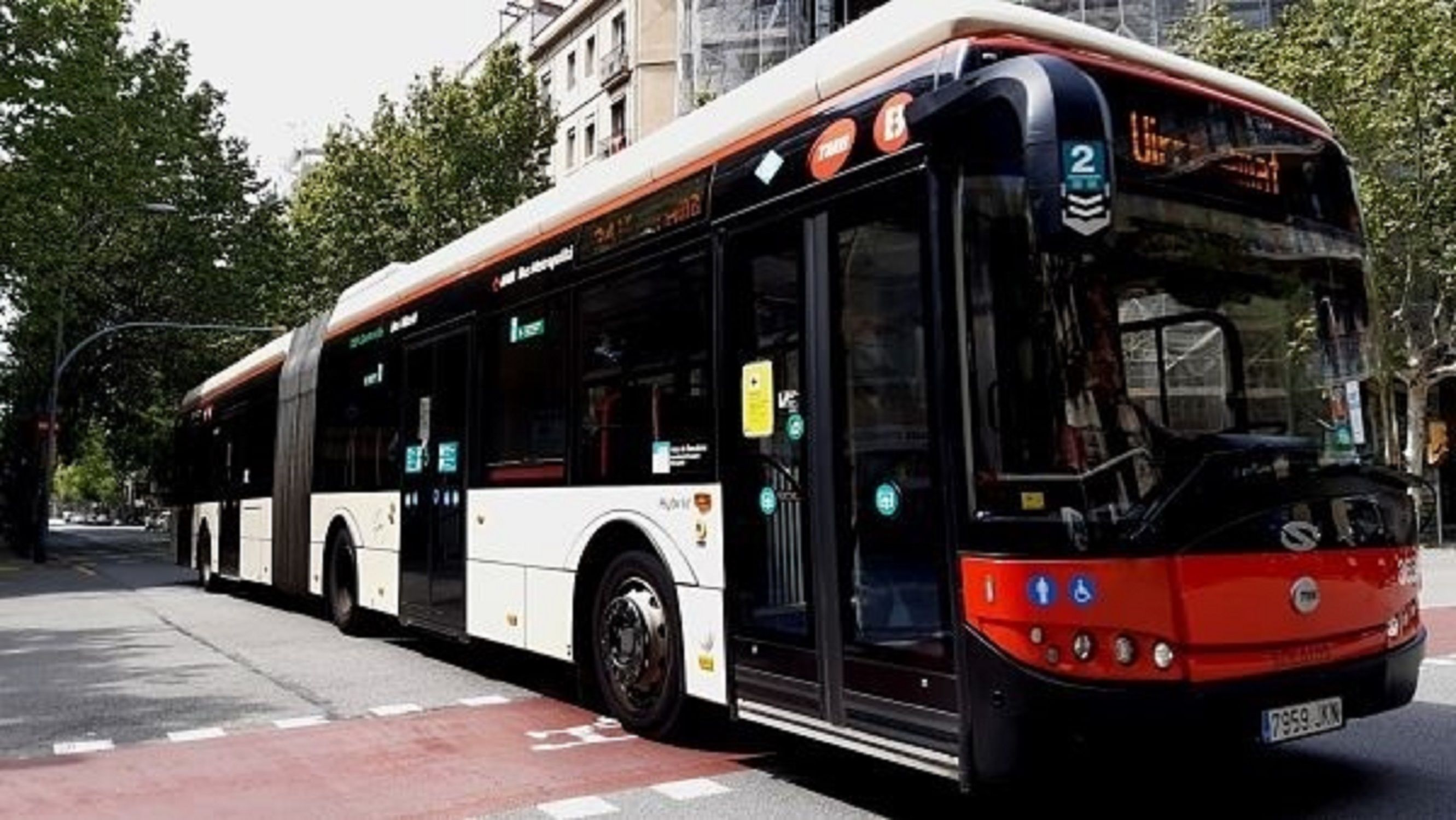 autobus barcelona conductor prohibeix pujar matrimoni ancians