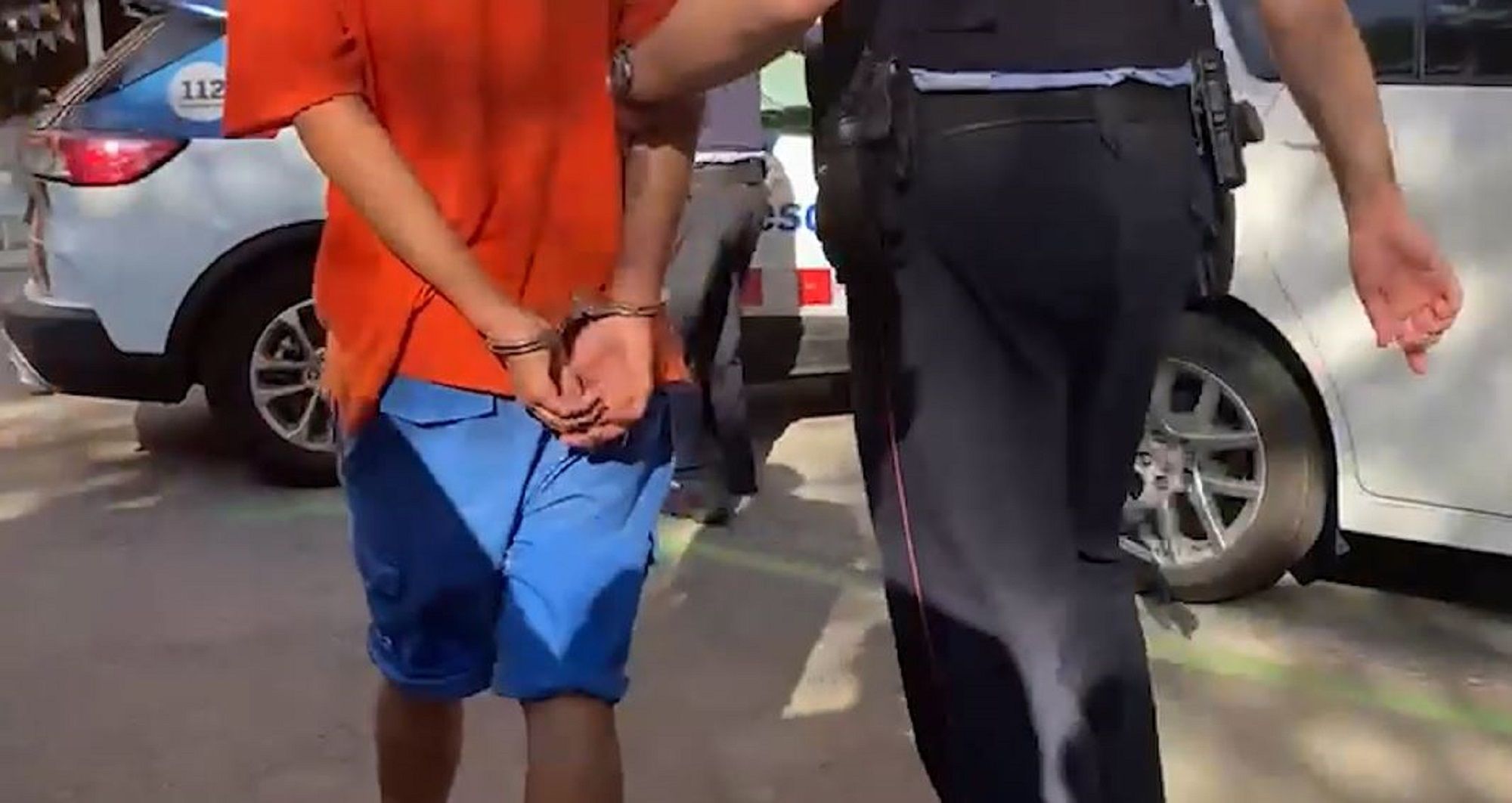 mossos detenen lladres robatori violent jove rellotge mobil cartera barcelona